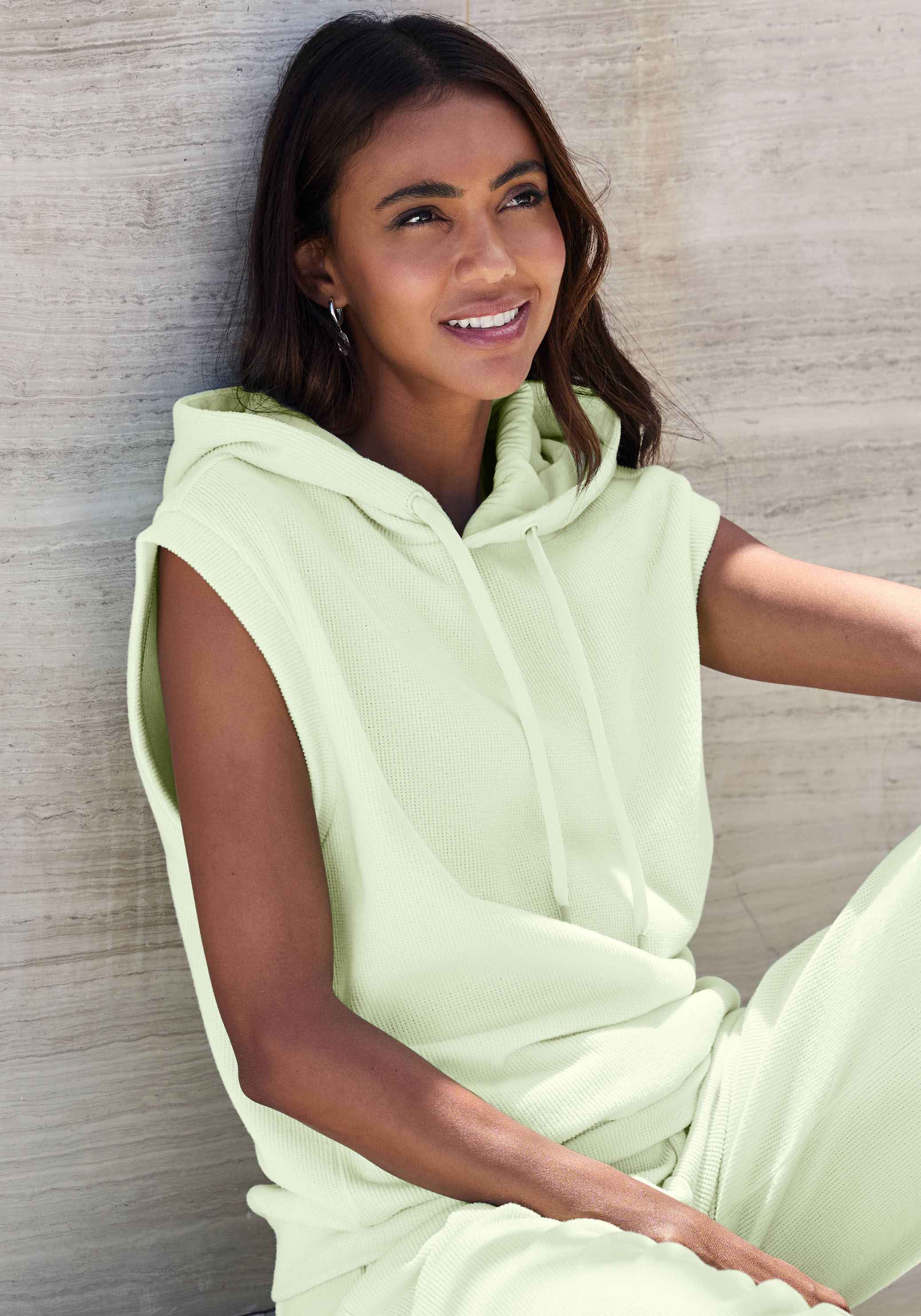 Thumbnail - LASCANA Kapuzensweatshirt, in modischer Piqué-Optik