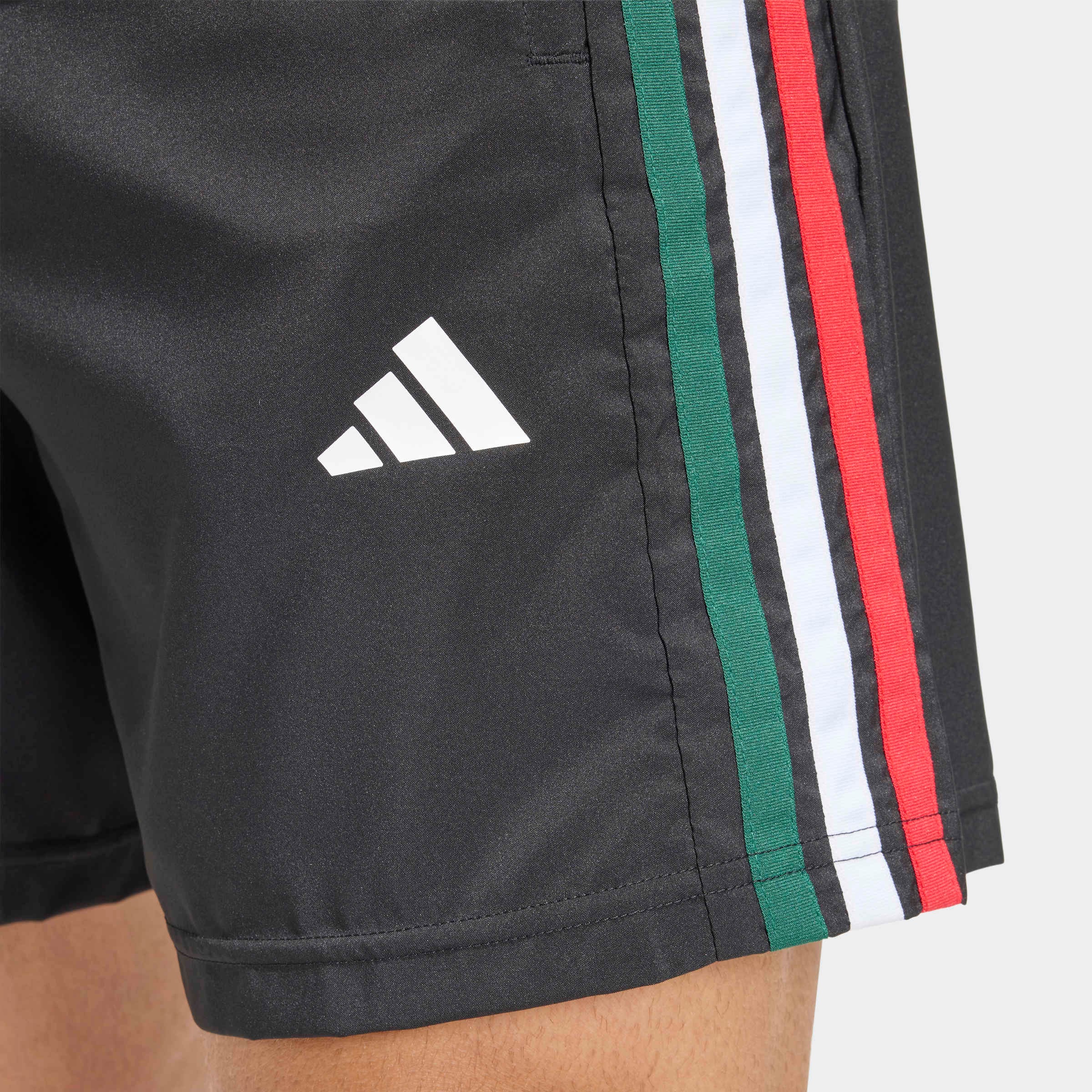 adidas Performance Shorts »WORKOUT ESSENTIALS 3-STRIPES WOVEN«  für Fitness und Sportmode, normal-weite Passform