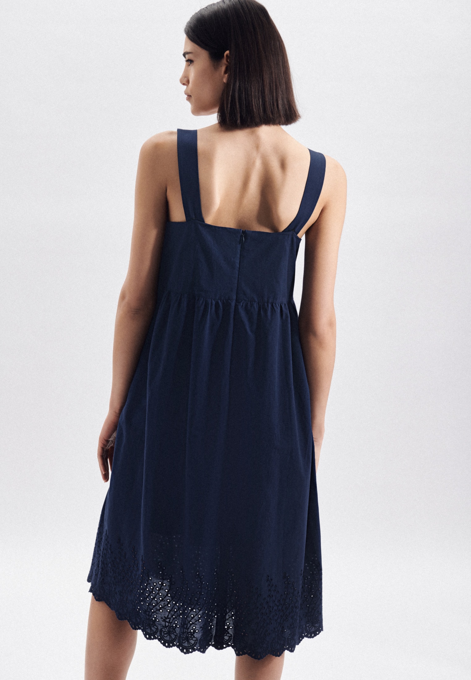 seidensticker Sommerkleid »Schwarze Rose«, Ohne Arm Karree Stickerei