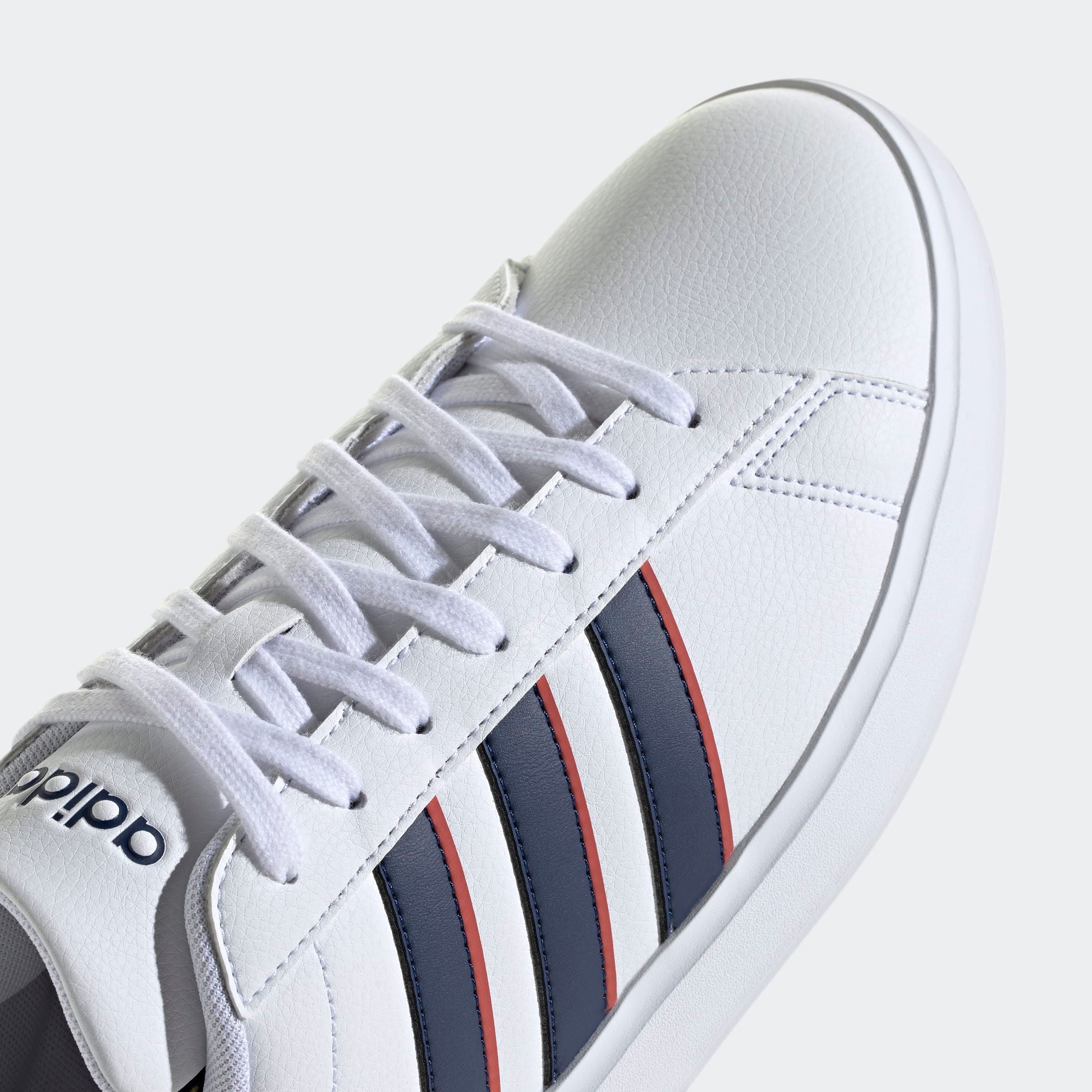 adidas Sportswear Sneaker »GRAND COURT CLOUDFOAM COMFORT«, Design auf den Spuren des adidas Superstar