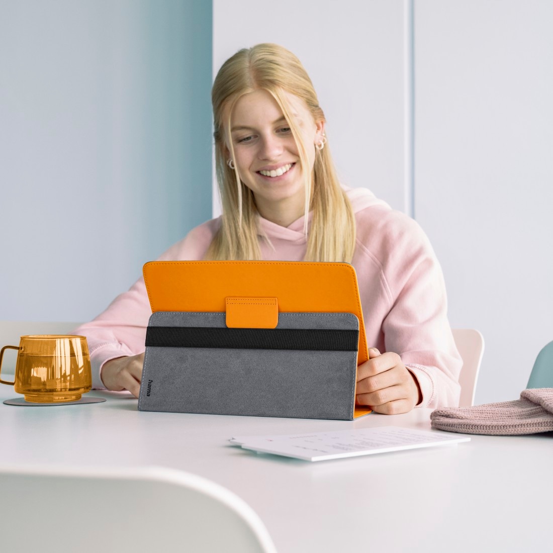 Hama Tablet-Hülle »Schutzhülle "Xpand" für Tablets 24 - 28 cm (9,5 - 11")«, universell, ausziehbare Silikonecken