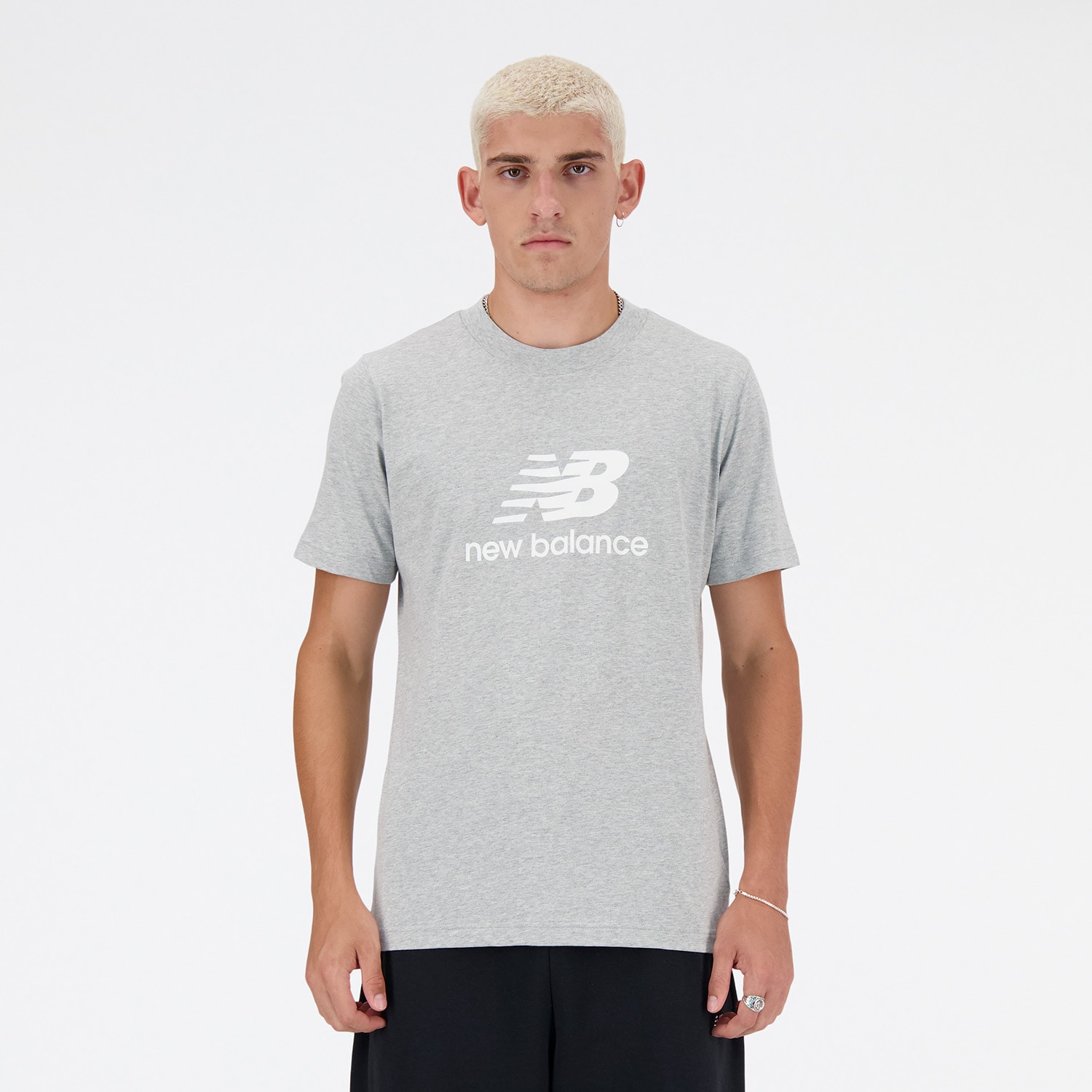 New Balance "SPORT ESSENTIALS LOGO T-SHIRT" sportliches T-Shirt, mit Kurzarmdesign, ohne Verschluss, aus Baumwolle