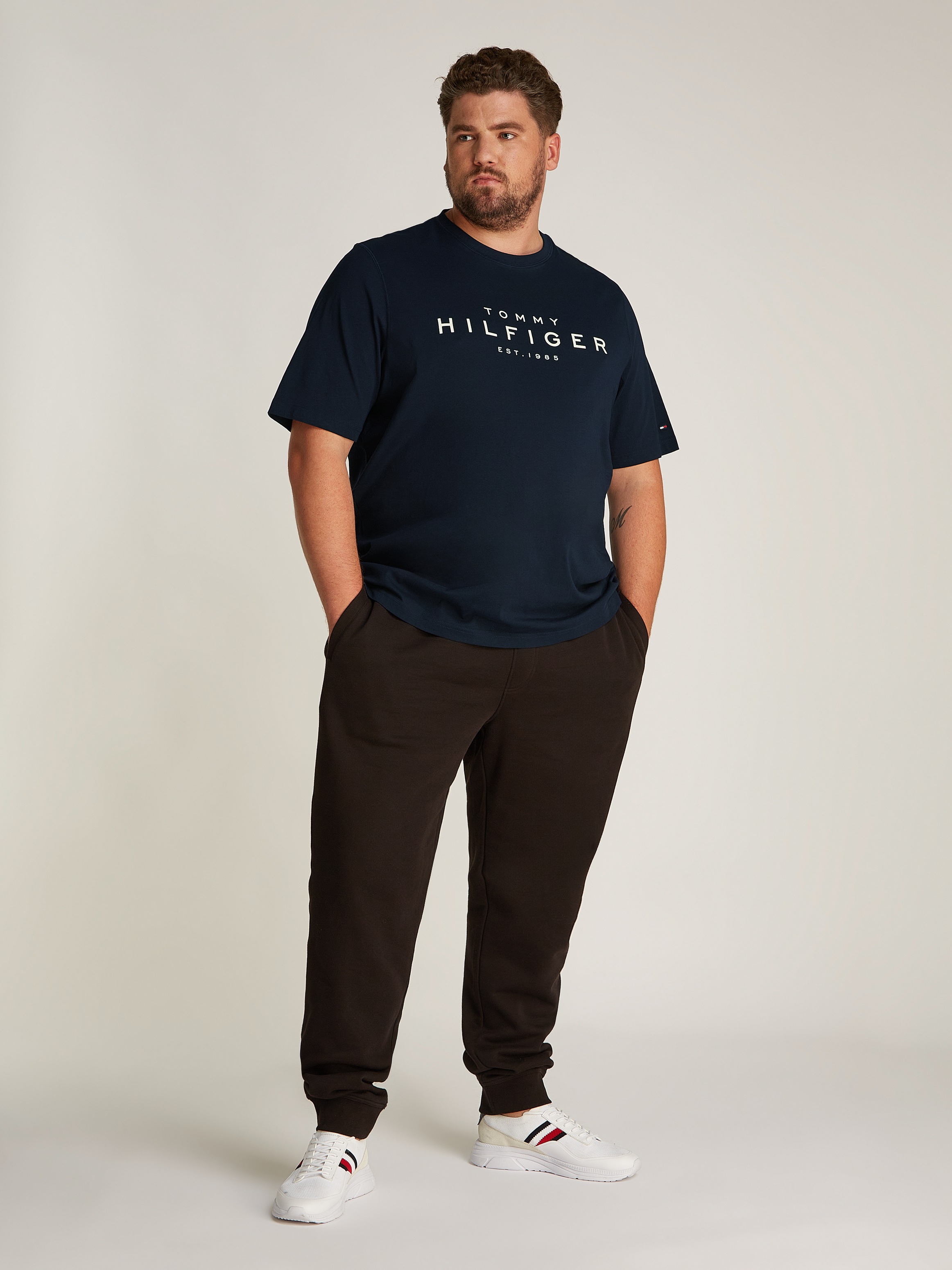 Tommy Hilfiger Big & Tall Rundhalsshirt »BT-BIG RWB HILFIGER TEE-B«, in Großen Größen, Logodruck