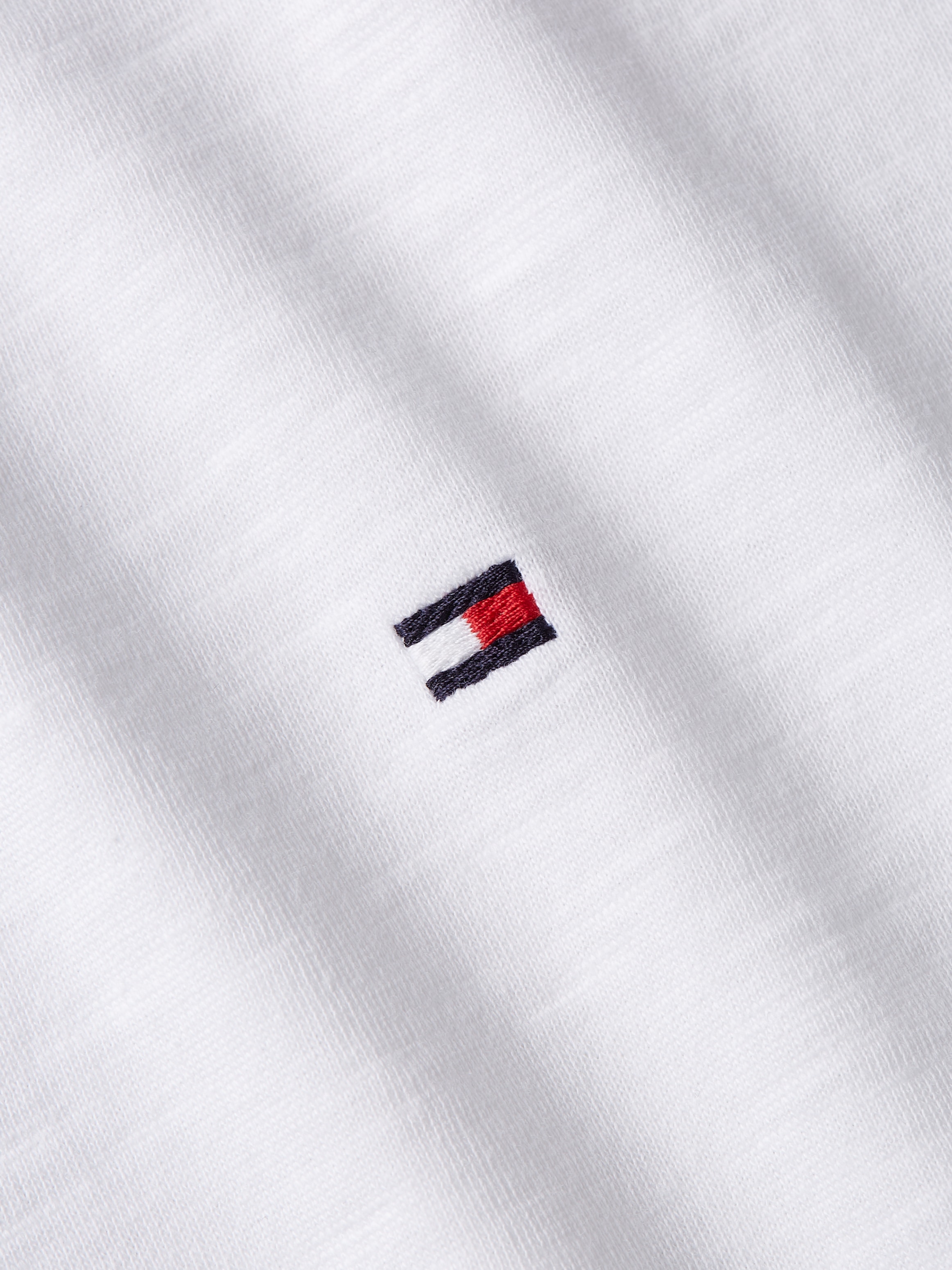 Tommy Hilfiger Rundhalsshirt »1985 SLIM SLUB C-NK SS«, mit Logostickerei
