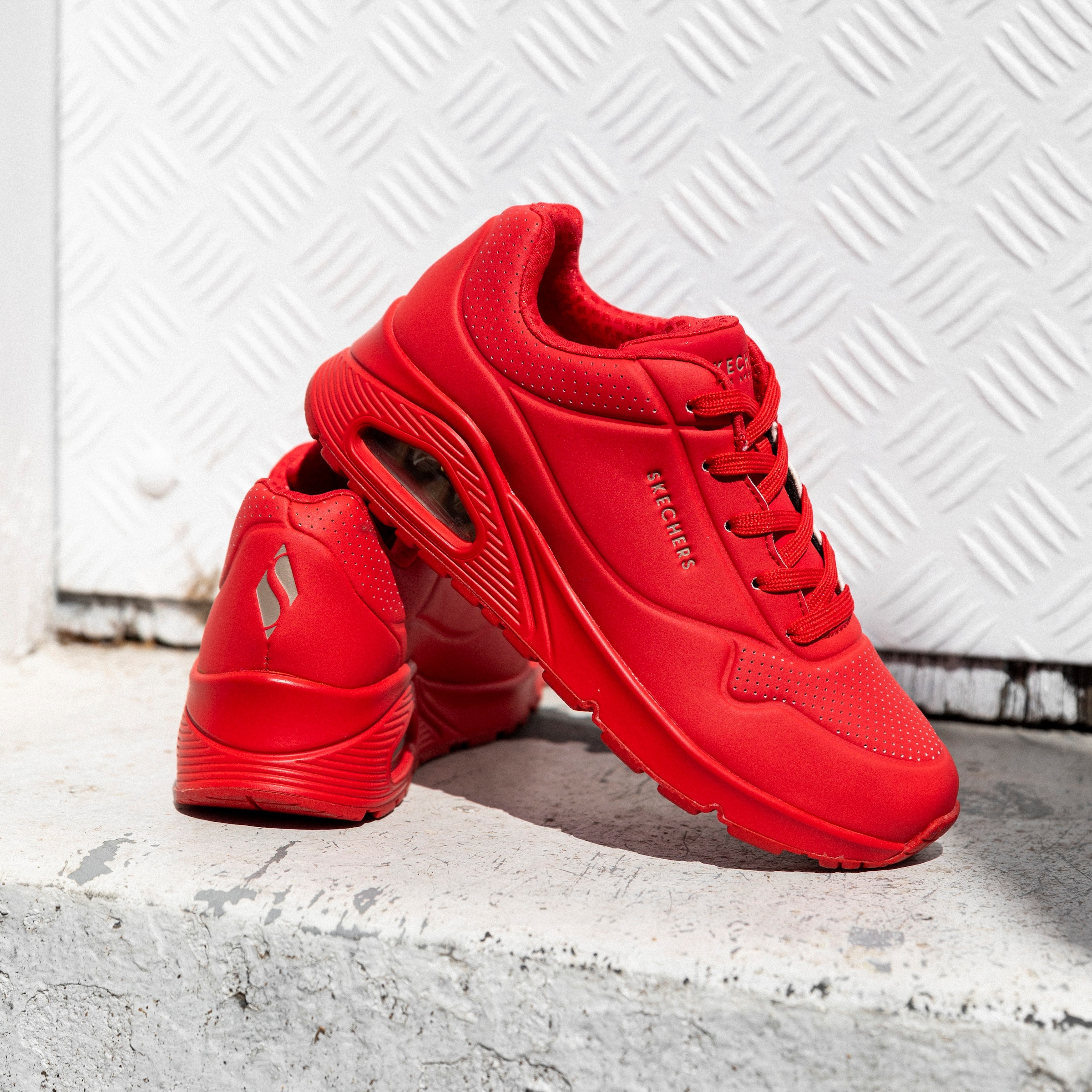 Skechers Wedgesneaker »UNO STAND ON AIR«, Freizeitschuh, Halbschuh, Schnürschuh weich gepolsterte Innensohle