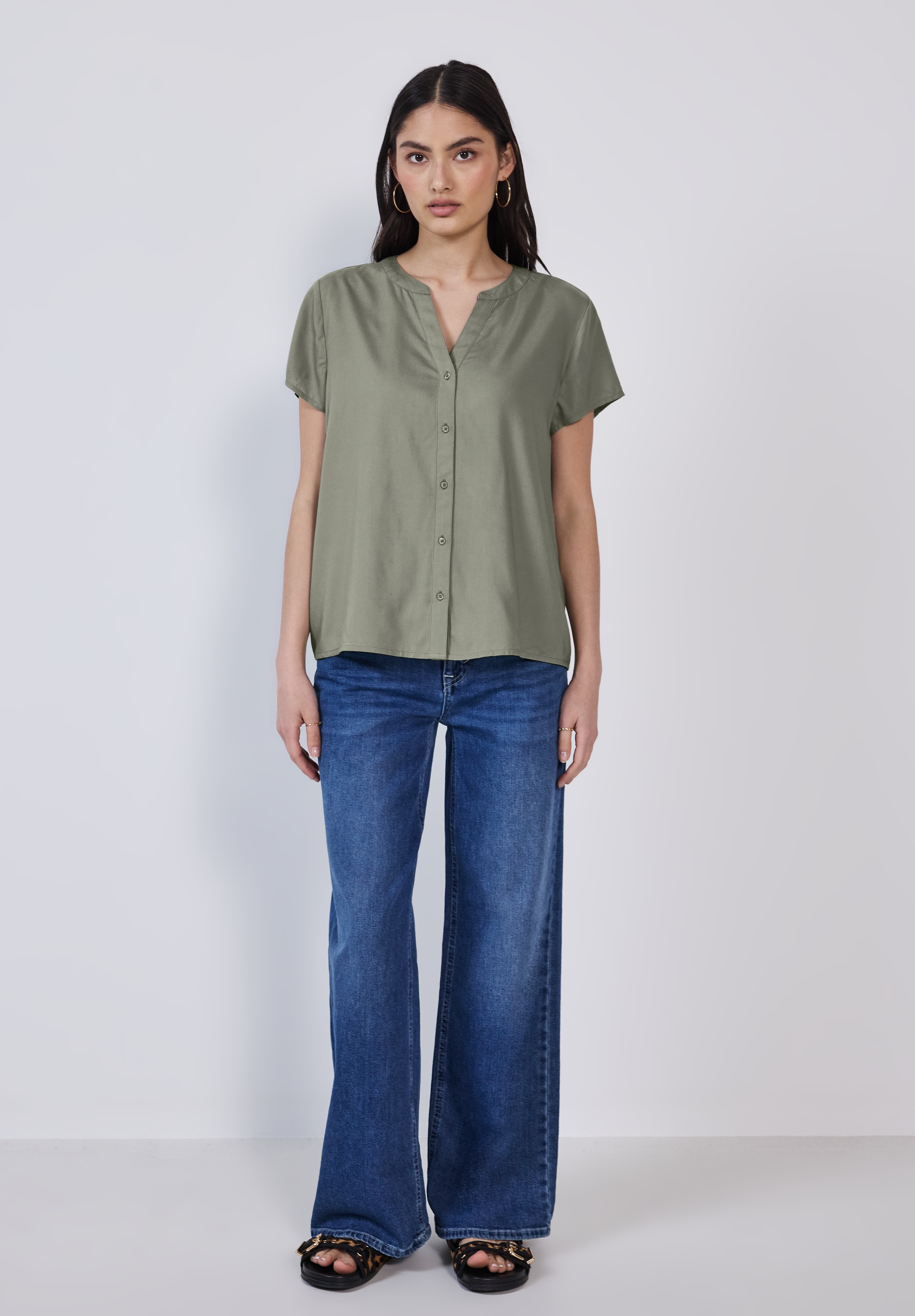 STREET ONE STUDIO Shirtbluse, mit geschlitztem Rundhalsausschnitt