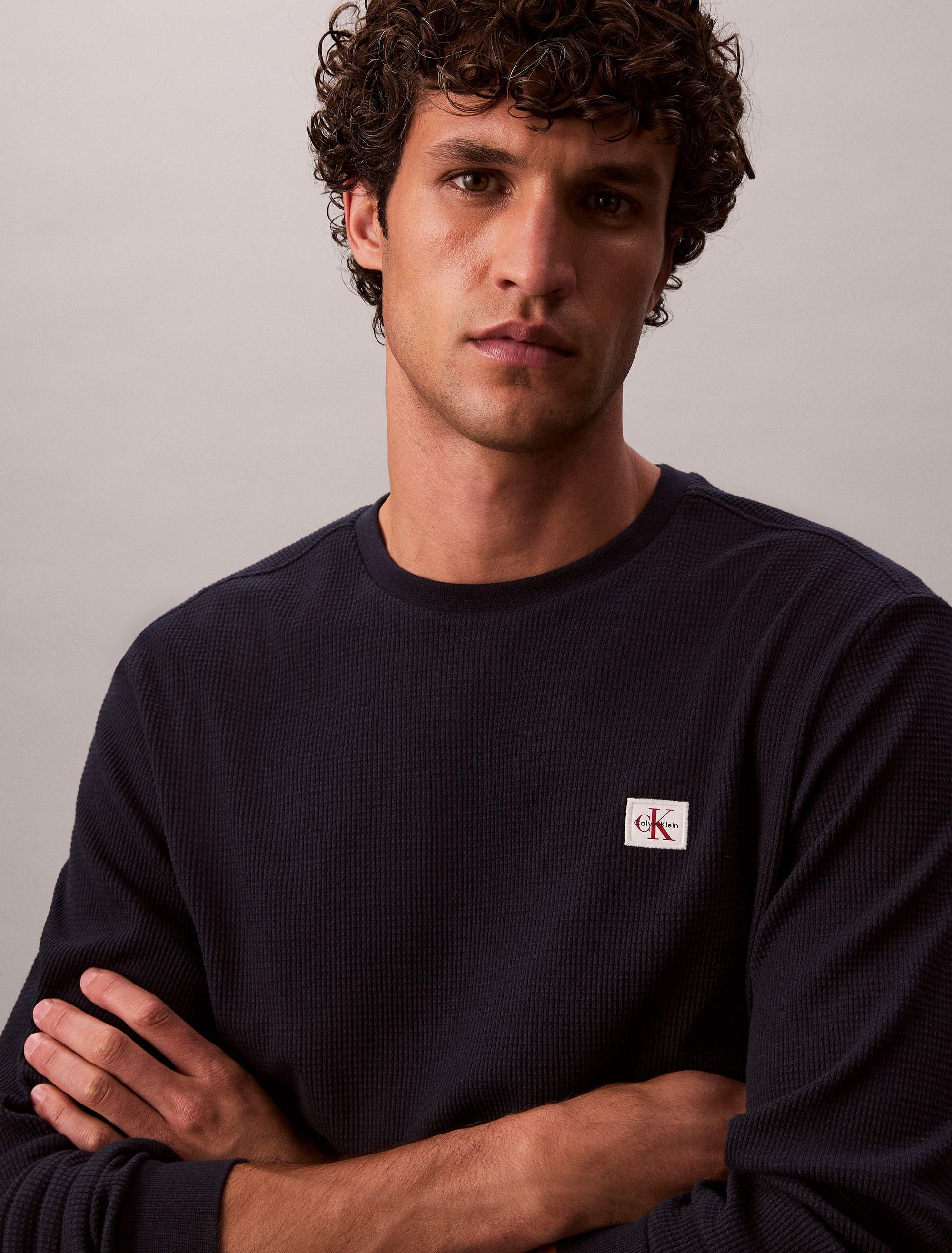 Thumbnail - Calvin Klein Jeans Langarmshirt "LS WAFFLE BADGE CREWNK TEE" Mit Rundhalsausschnitt