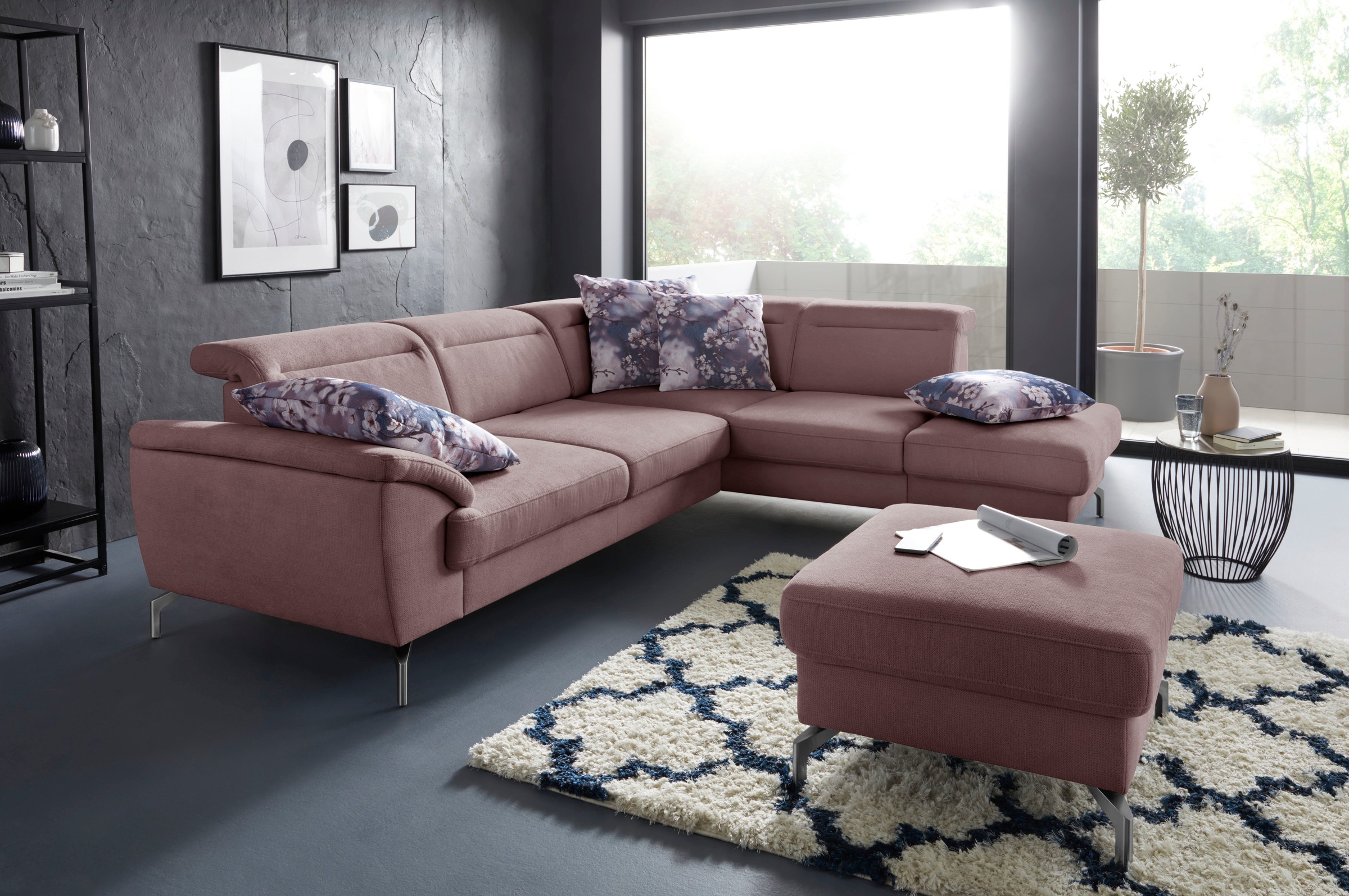 sit&more Ecksofa "Percy L-Form" 15 cm Fußhöhe, Sitztiefenverstellung, wahlweise in 2 Fußfarben