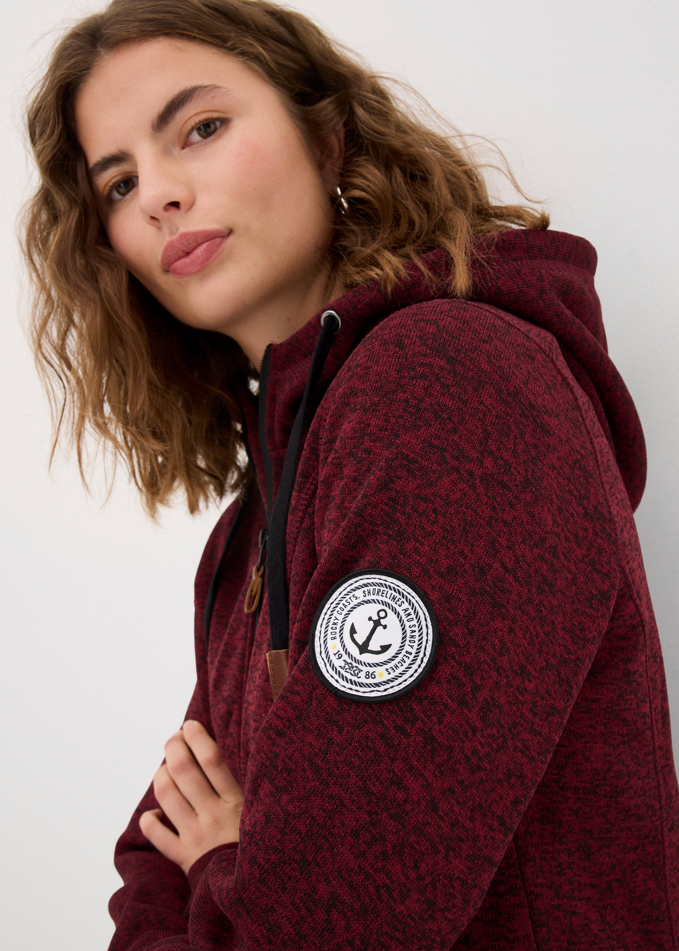 bonprix Strickfleecejacke 1 Stk. tlg. mit Kapuze bequeme Passform, mit Kapuze, mit verschließbaren Taschen