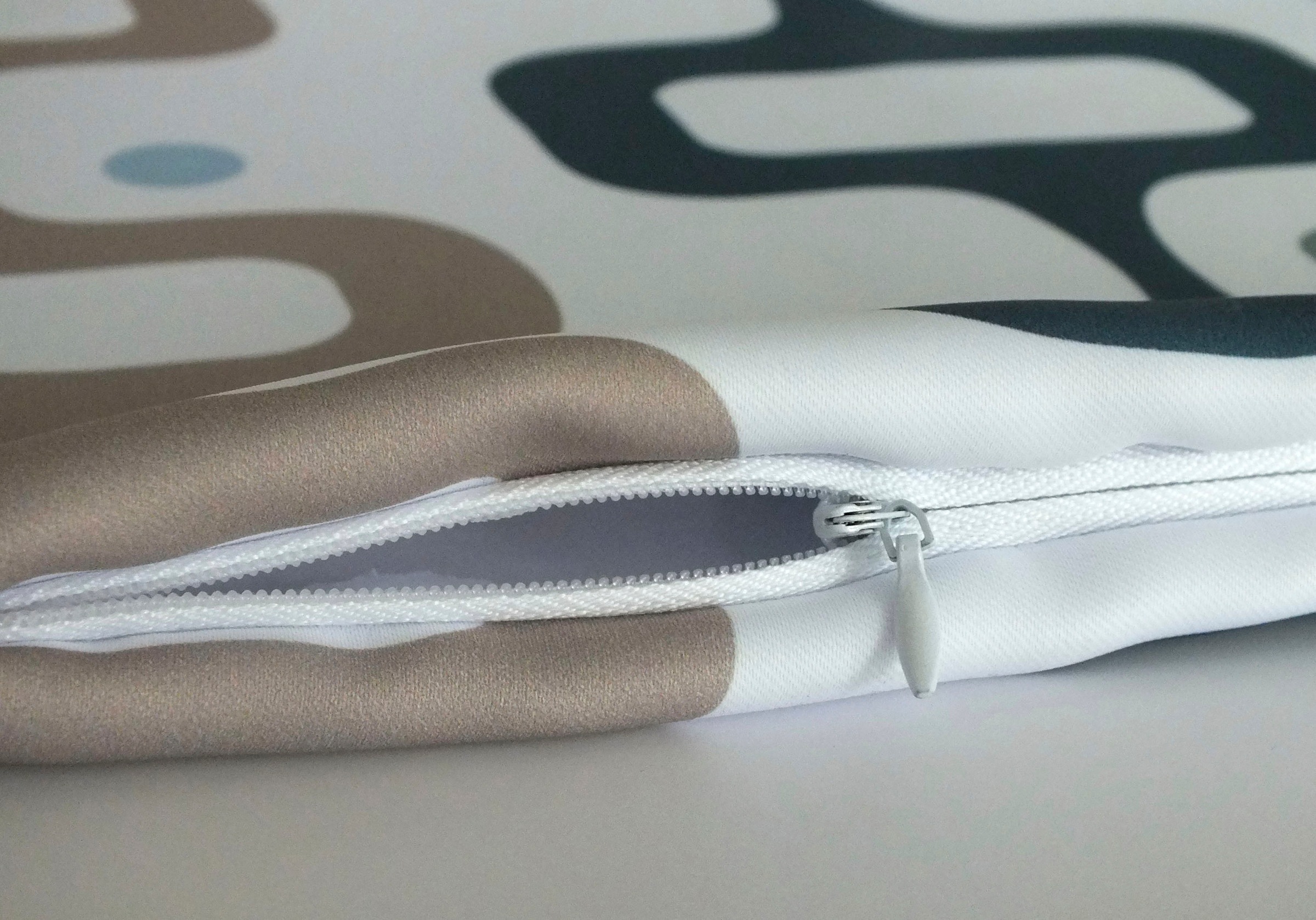 queence Dekokissen »Rebekka« mit gelben Tulpen