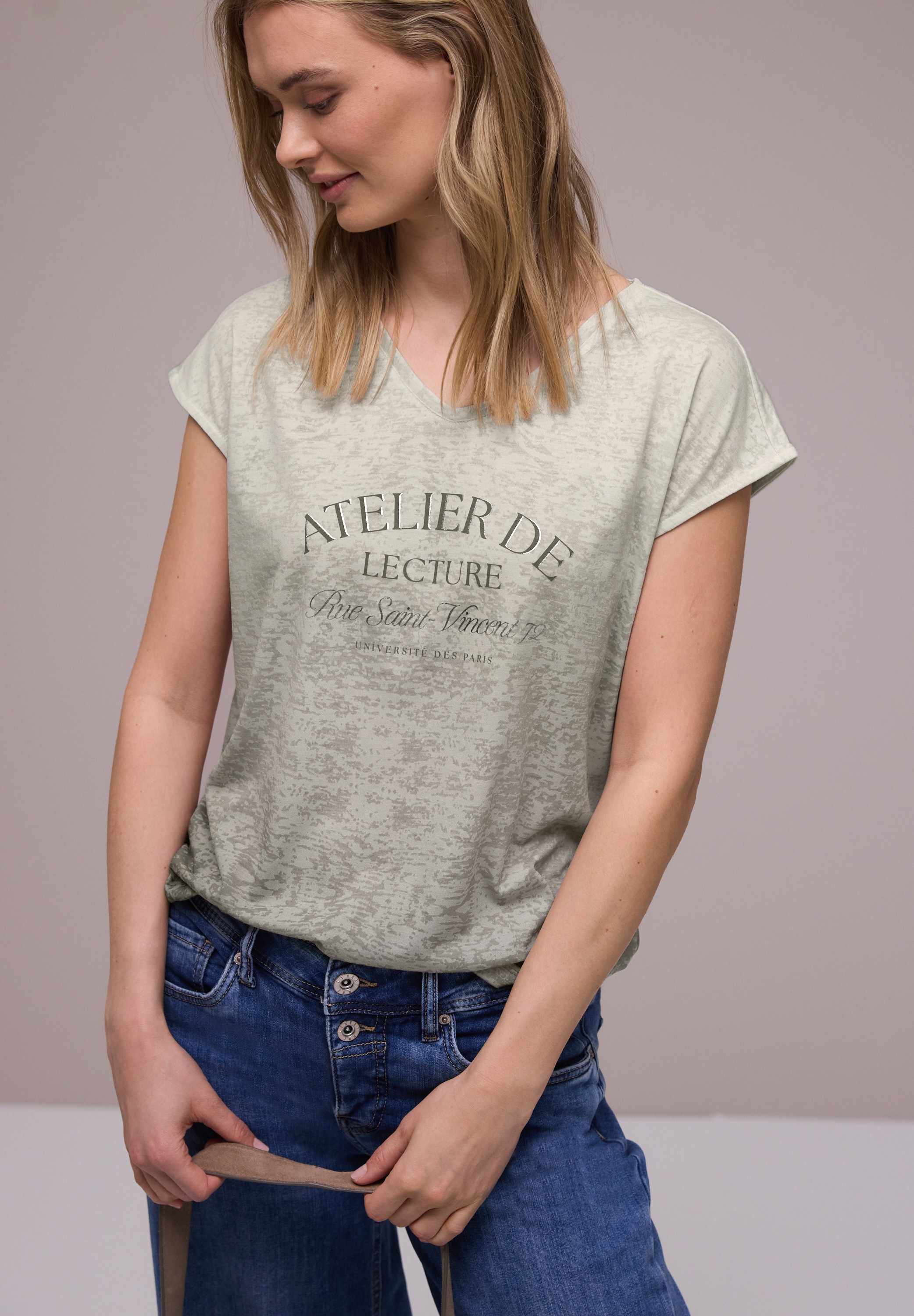 STREET ONE Print-Shirt mit abgerundetem V-Ausschnitt