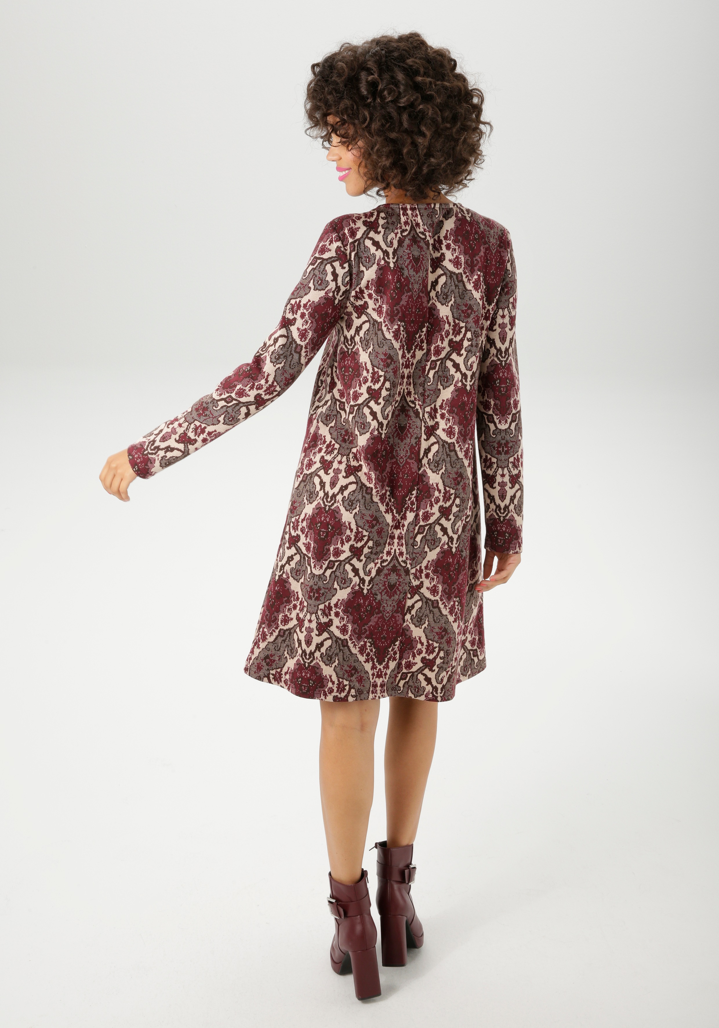 Thumbnail - Aniston CASUAL A-Linien-Kleid mit extravagantem Ornament-Muster - NEUE KOLLEKTION