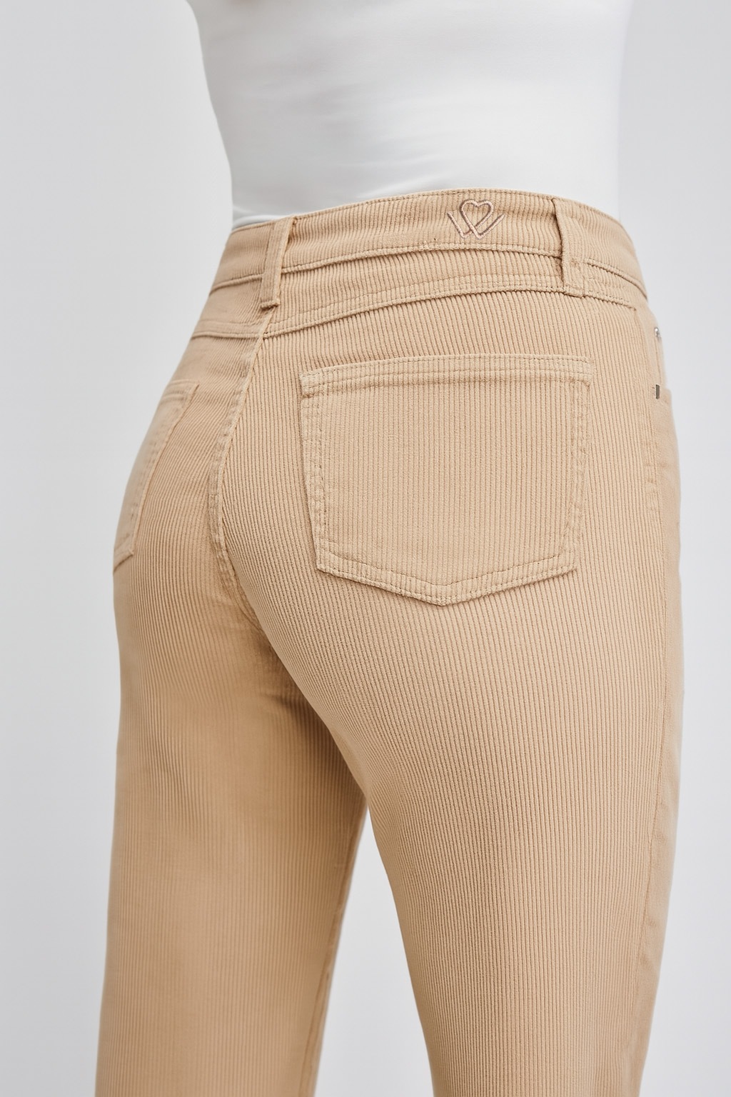 wonderjeans Cordhose "Loose Fit", mit aktuell weiten Beinverlauf günstig online kaufen