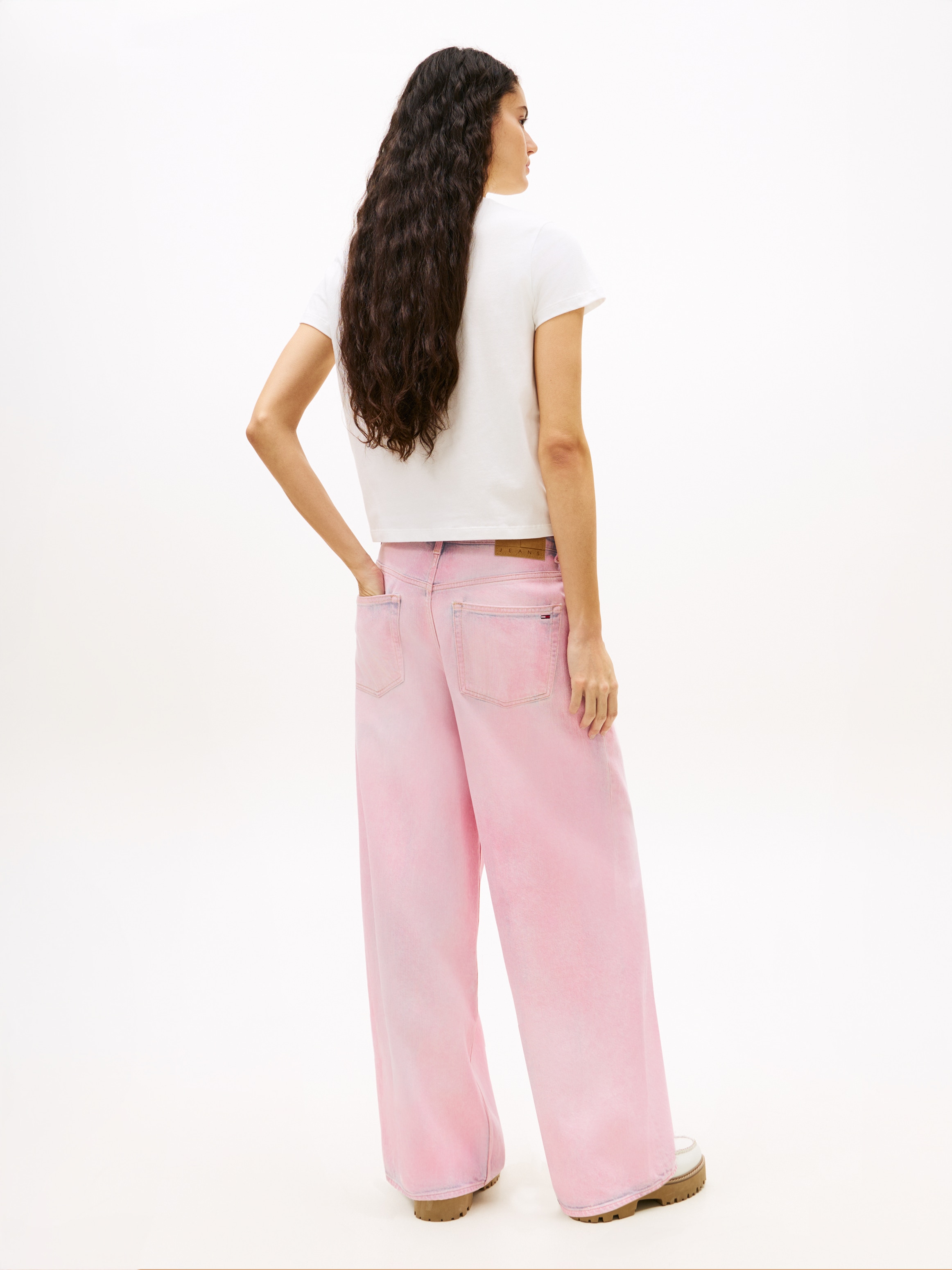 Tommy Jeans Kurzarmshirt »TJW REG TJ BUBBLE SS TEE EXT« mit verspieltem Logo-Print
