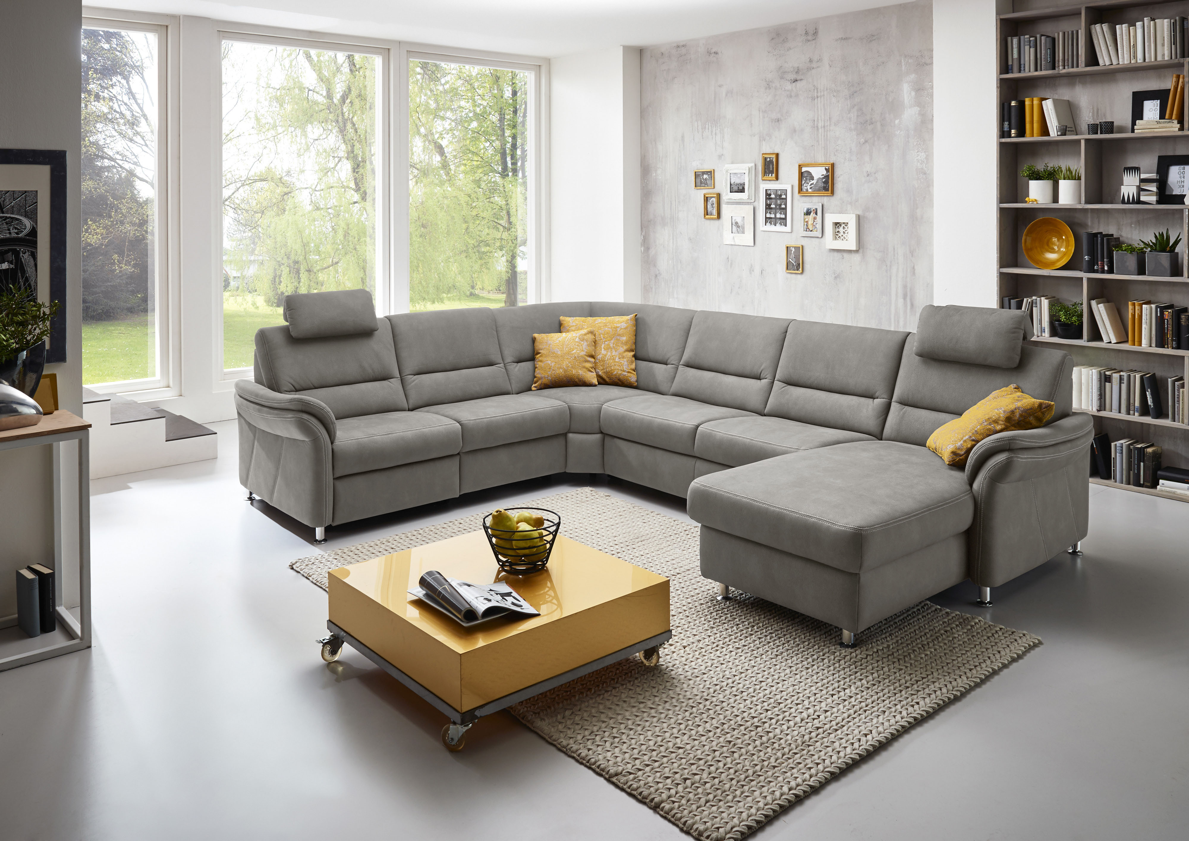 Die PlanBar Wohnlandschaft "ZE-EM16033 U-Form, Breite 330 cm" wahlweise mit Kopfstützen und Schlaffunktion