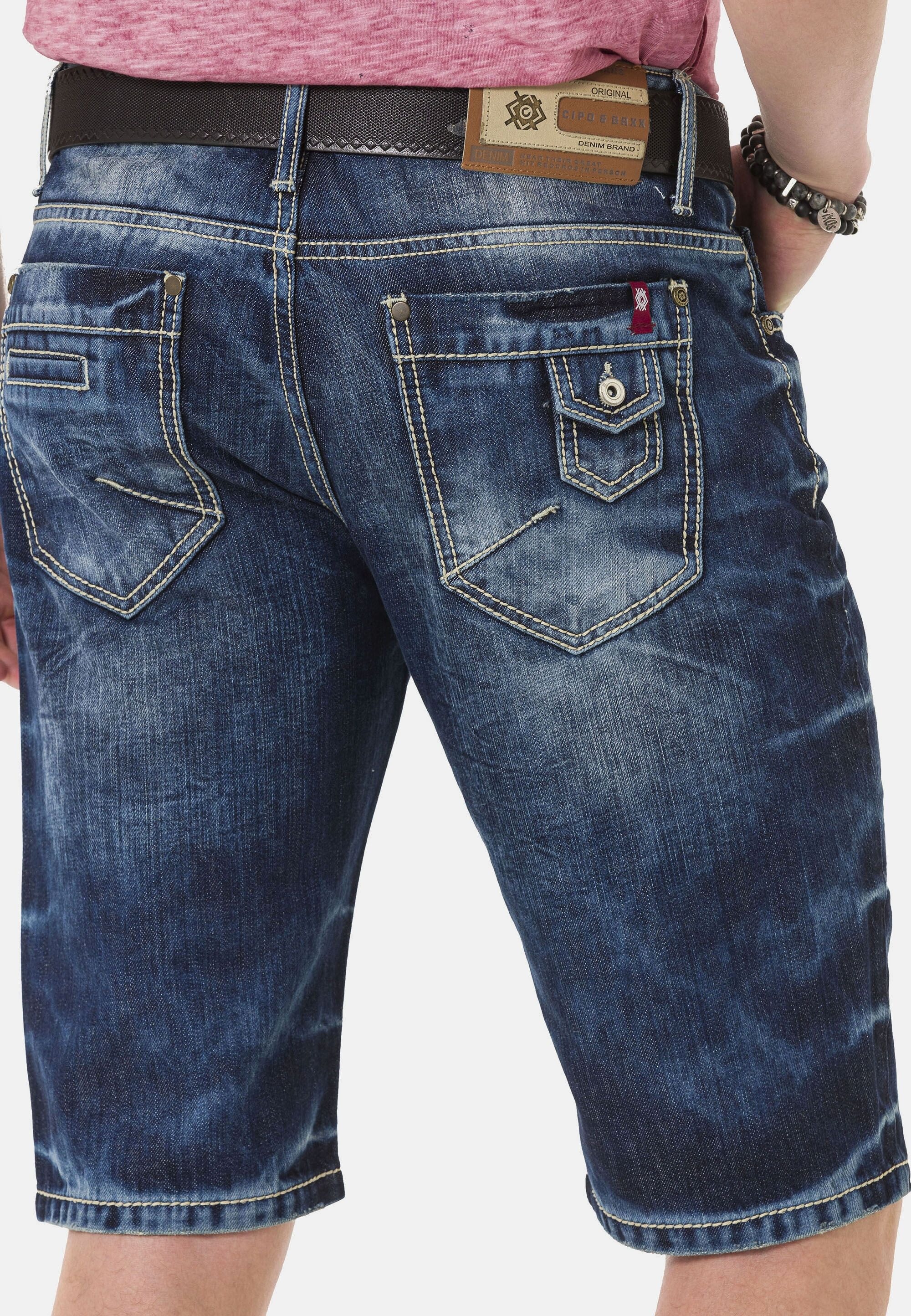 Cipo & Baxx Jeansbermudas »Capri«, mit stylischen Ziernähte