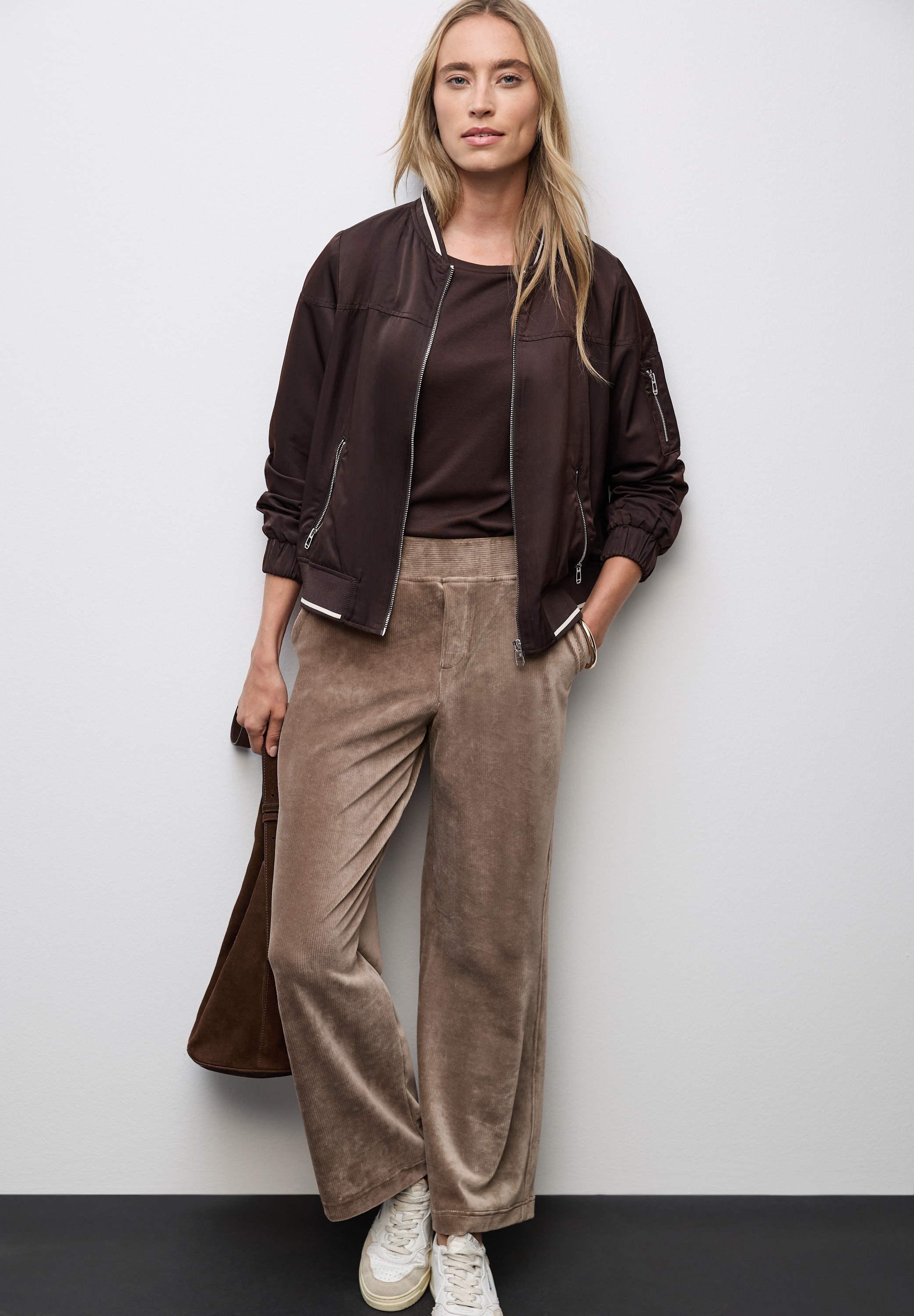 STREET ONE Cordhose, mit Stretch und seitliche Taschen