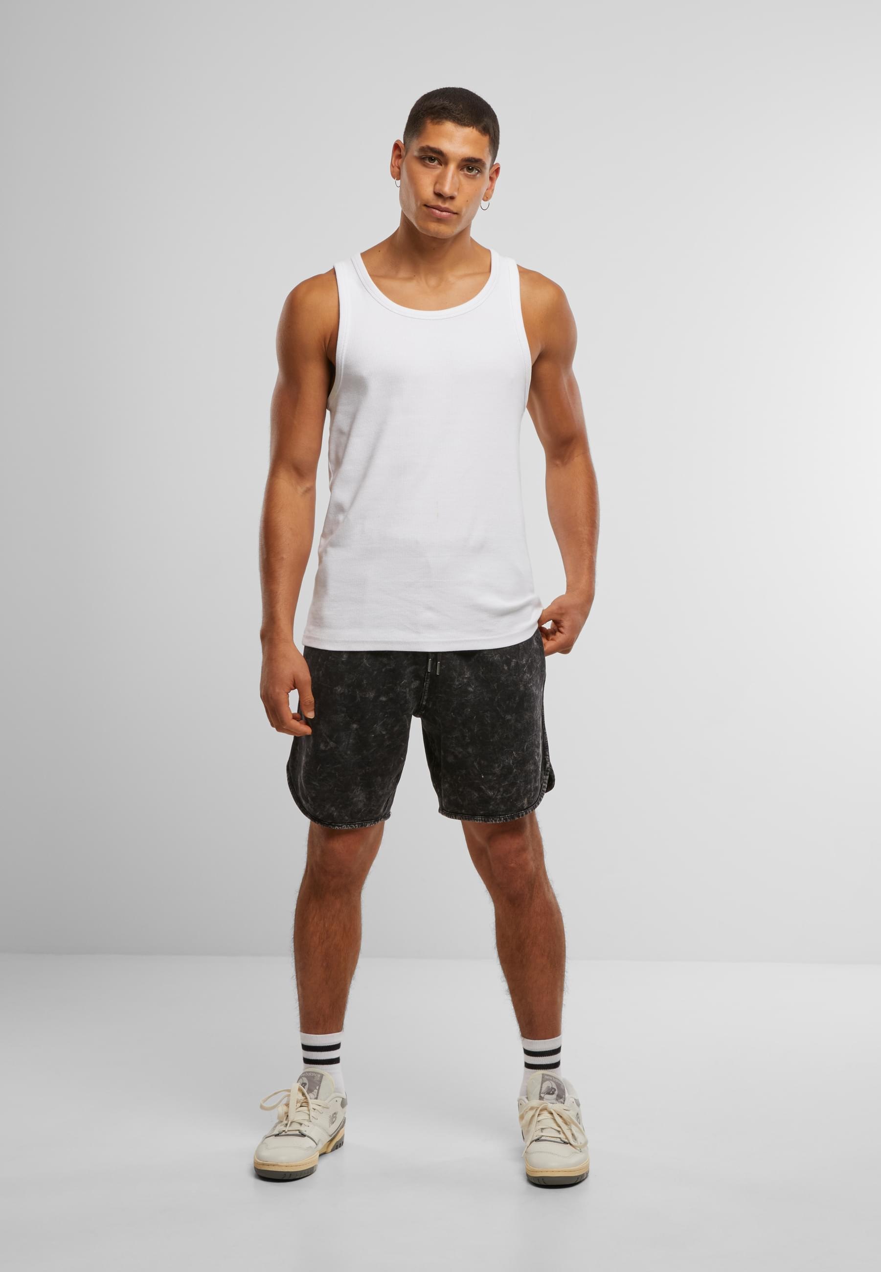 URBAN CLASSICS Sweatshorts »Urban Classics Washed Piped Shorts«, (1 tlg.)