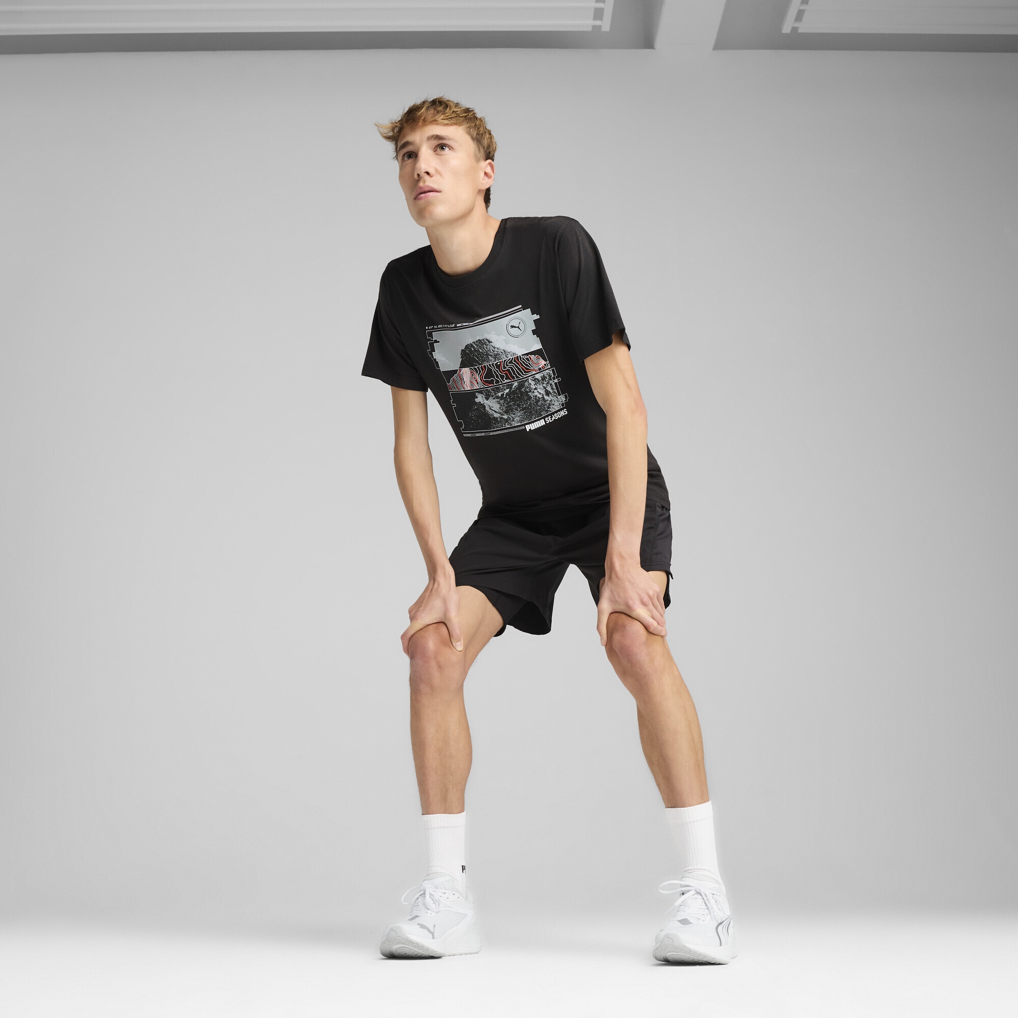 PUMA Laufshirt »GRAPHICS SEASONS Laufshirt Herren«