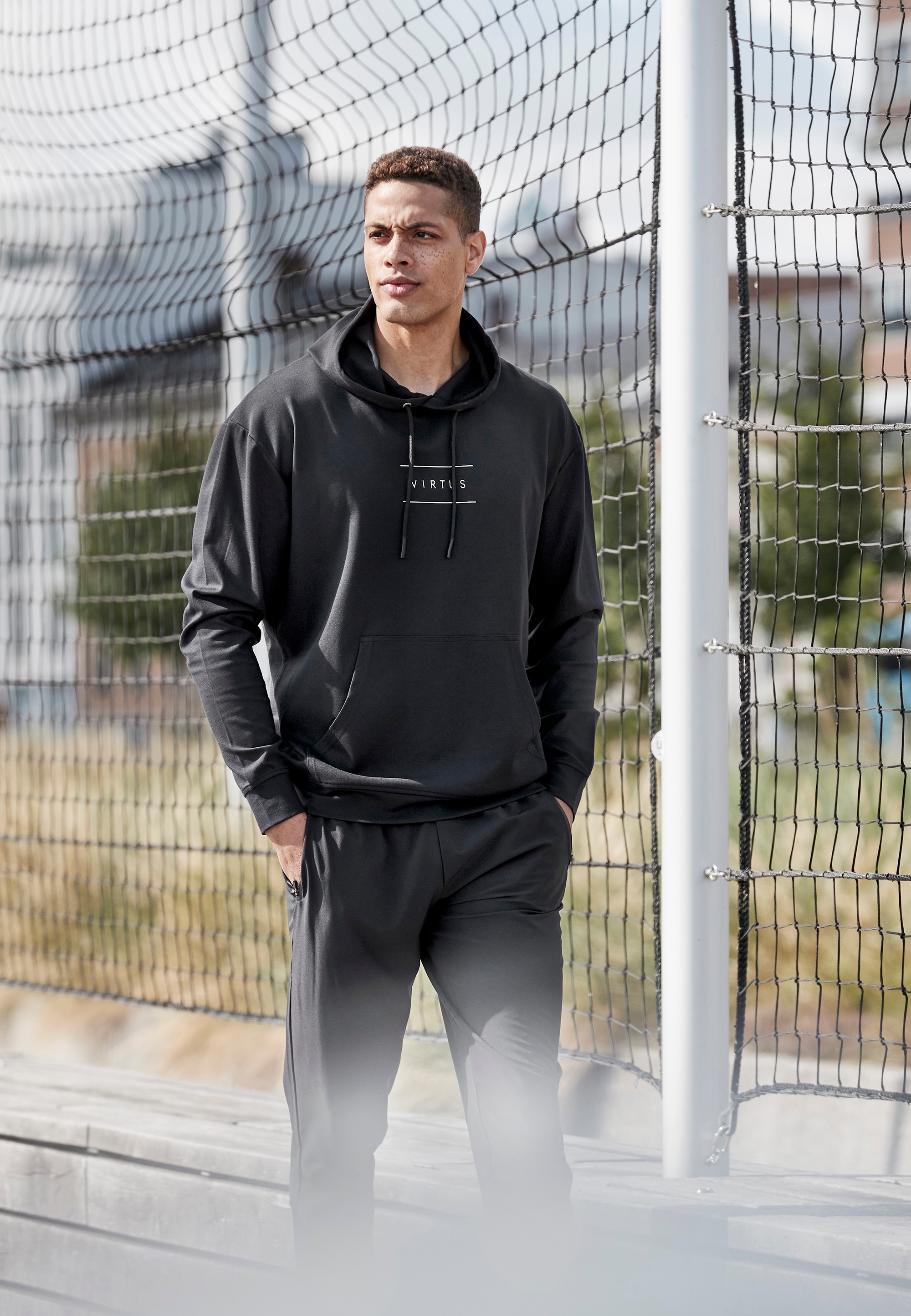 Virtus Kapuzensweatshirt »MALTU M Hoody«, mit stylischem Logoprint