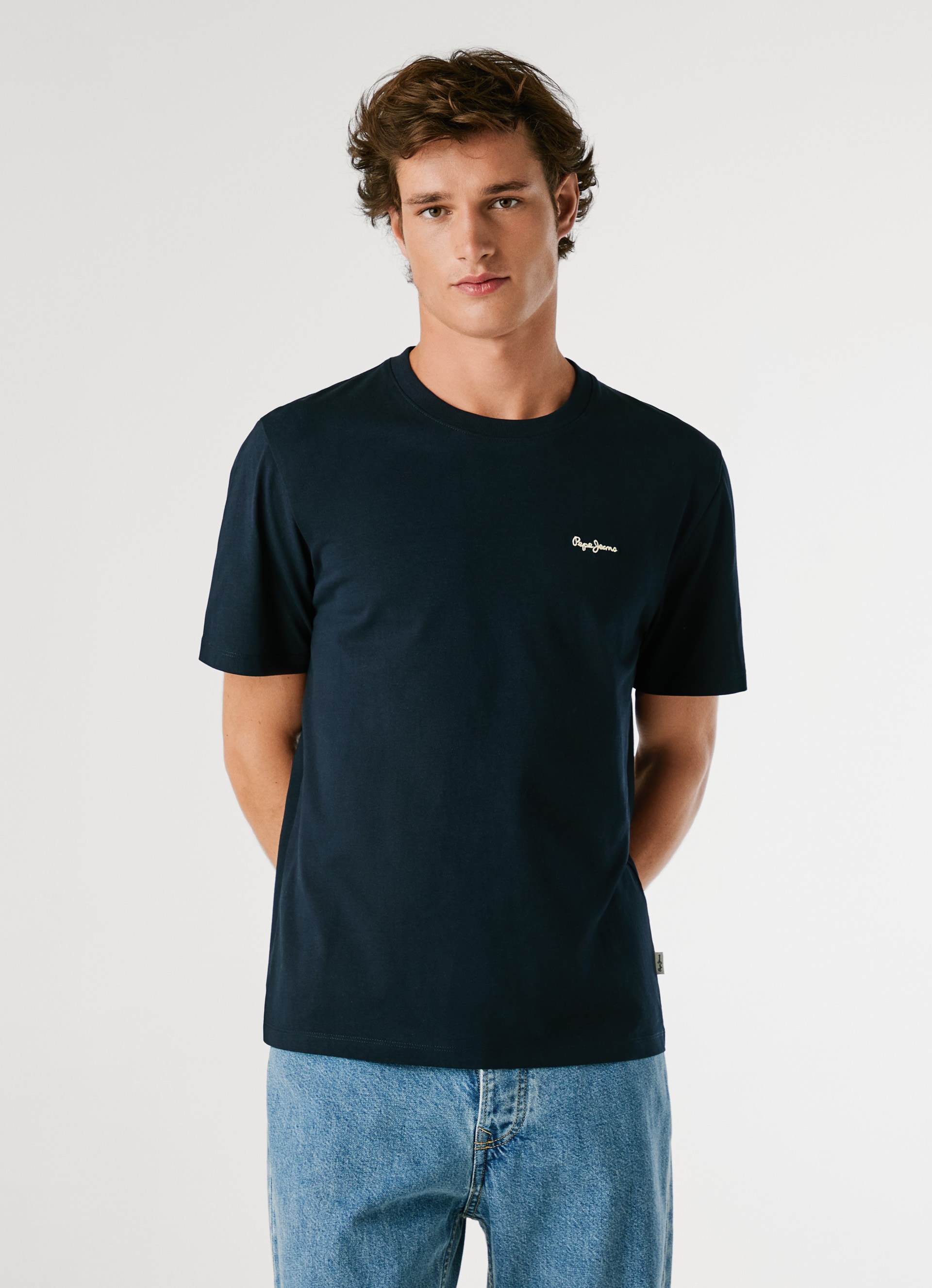 Pepe Jeans T-Shirt "CONTRAST CONNOR" mit Rundhals und gesticktem Logo günstig online kaufen