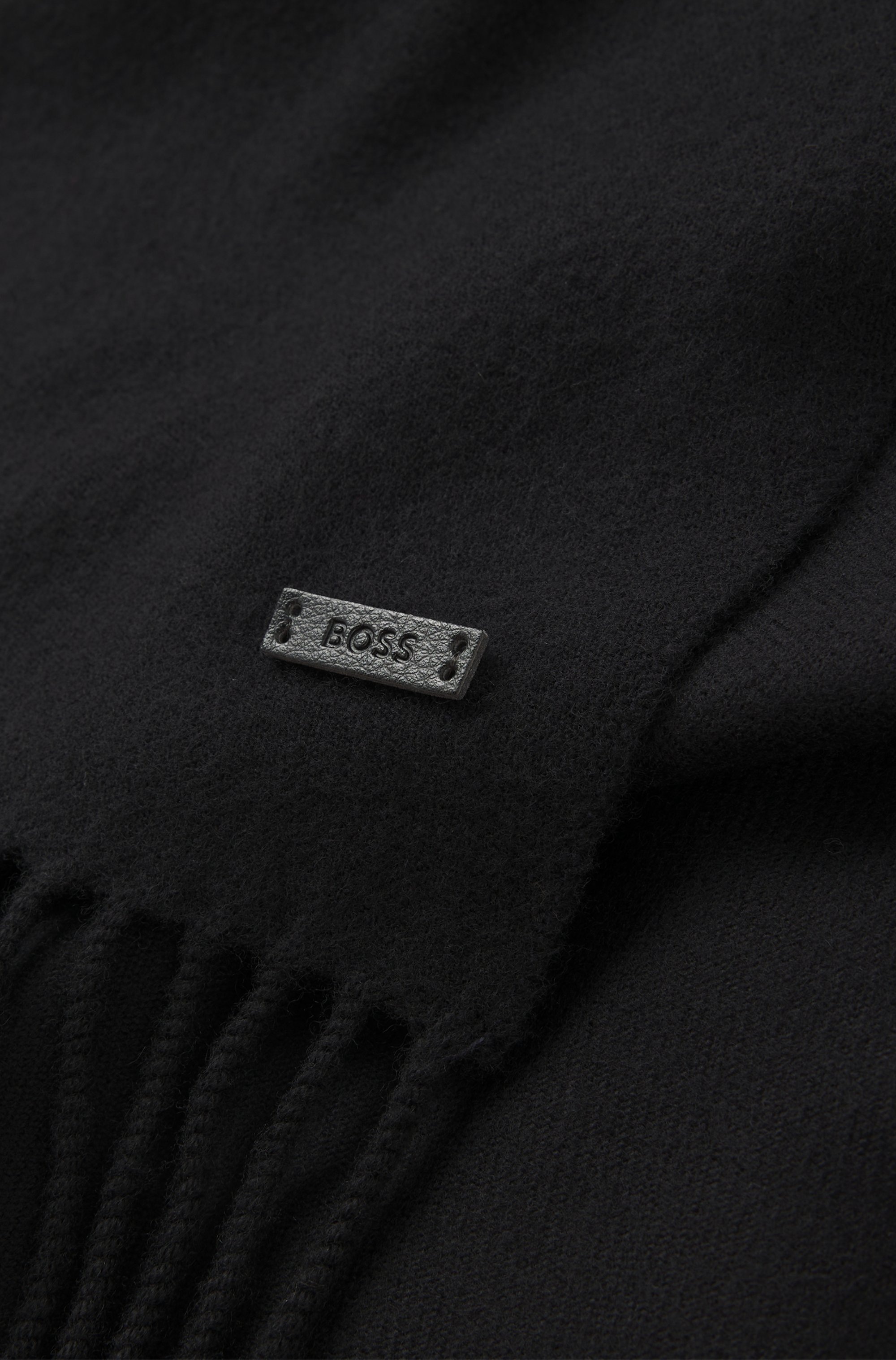 BOSS Wollschal "Naster 35*180", mit gedrehten Fransen 100% Wolle Lederlabel günstig online kaufen