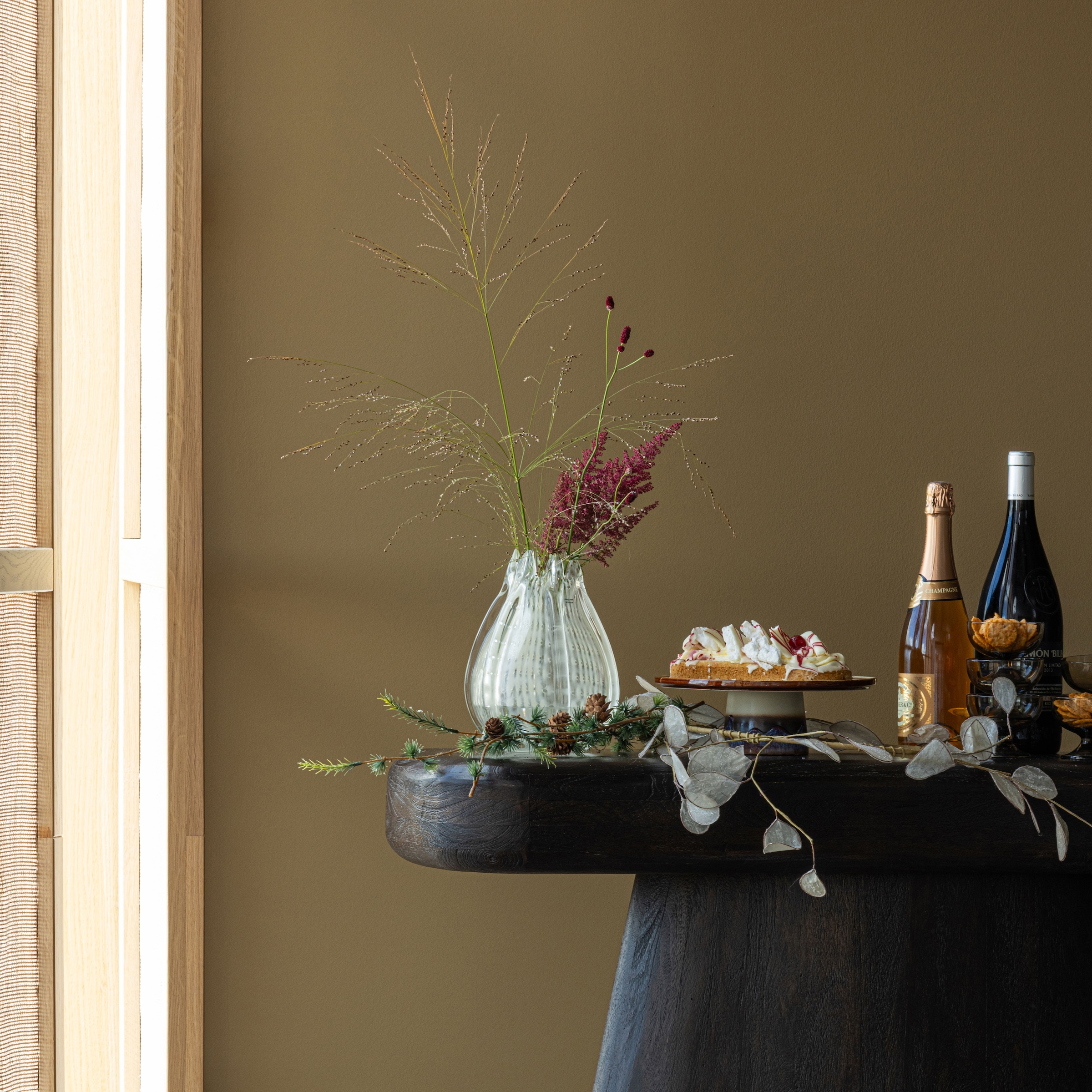 WOOOD Beistelltisch »Amco mit Massivmangoholz und breitem Standfuß B 120 x T 40 x H 76 cm« Tragkraft 22,7 kg, ausschließlich für den Innenbereich