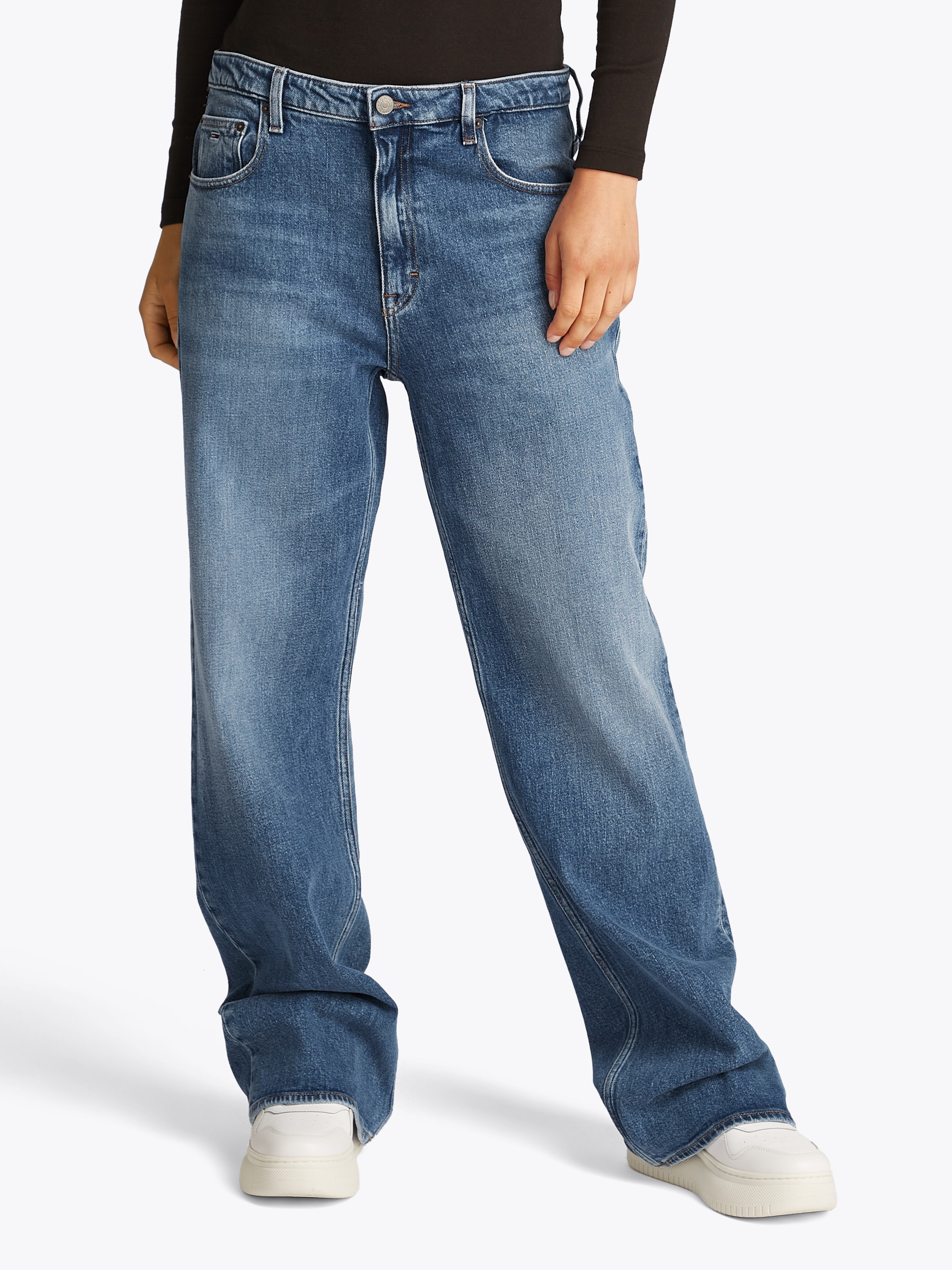 Tommy Jeans Relax-fit-Jeans »MIA MR RLXD STR«, in blauer Waschung, mit Hammerschlaufe