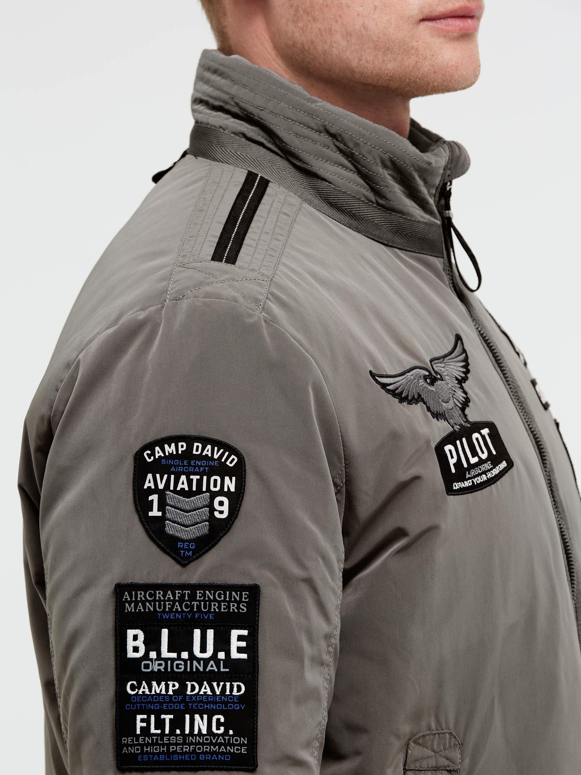 CAMP DAVID Winterjacke ohne Kapuze mit Ärmeltasche