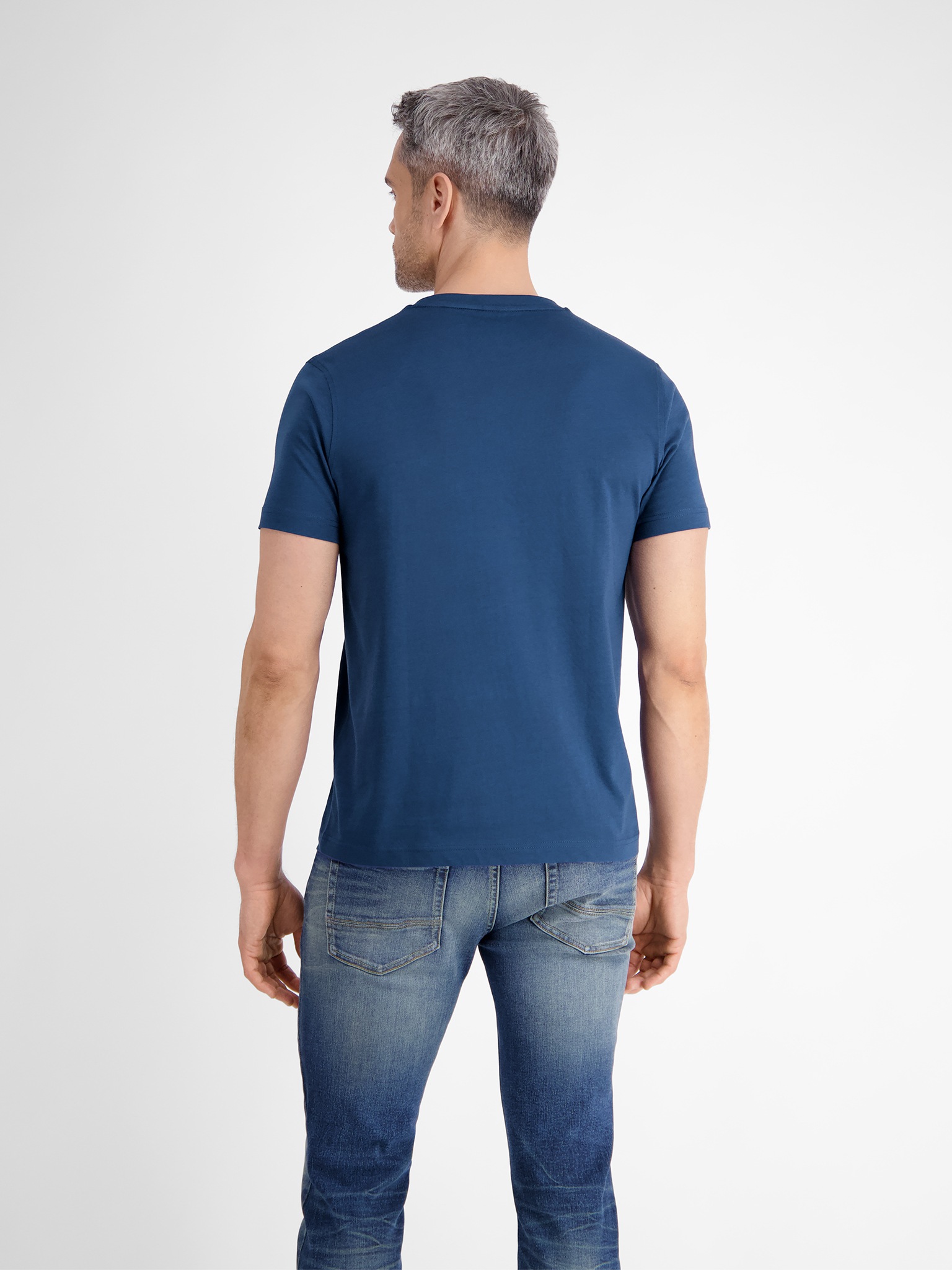 LERROS T-Shirt "LERROS Basic T-Shirt mit Logostitck, unifarben" günstig online kaufen