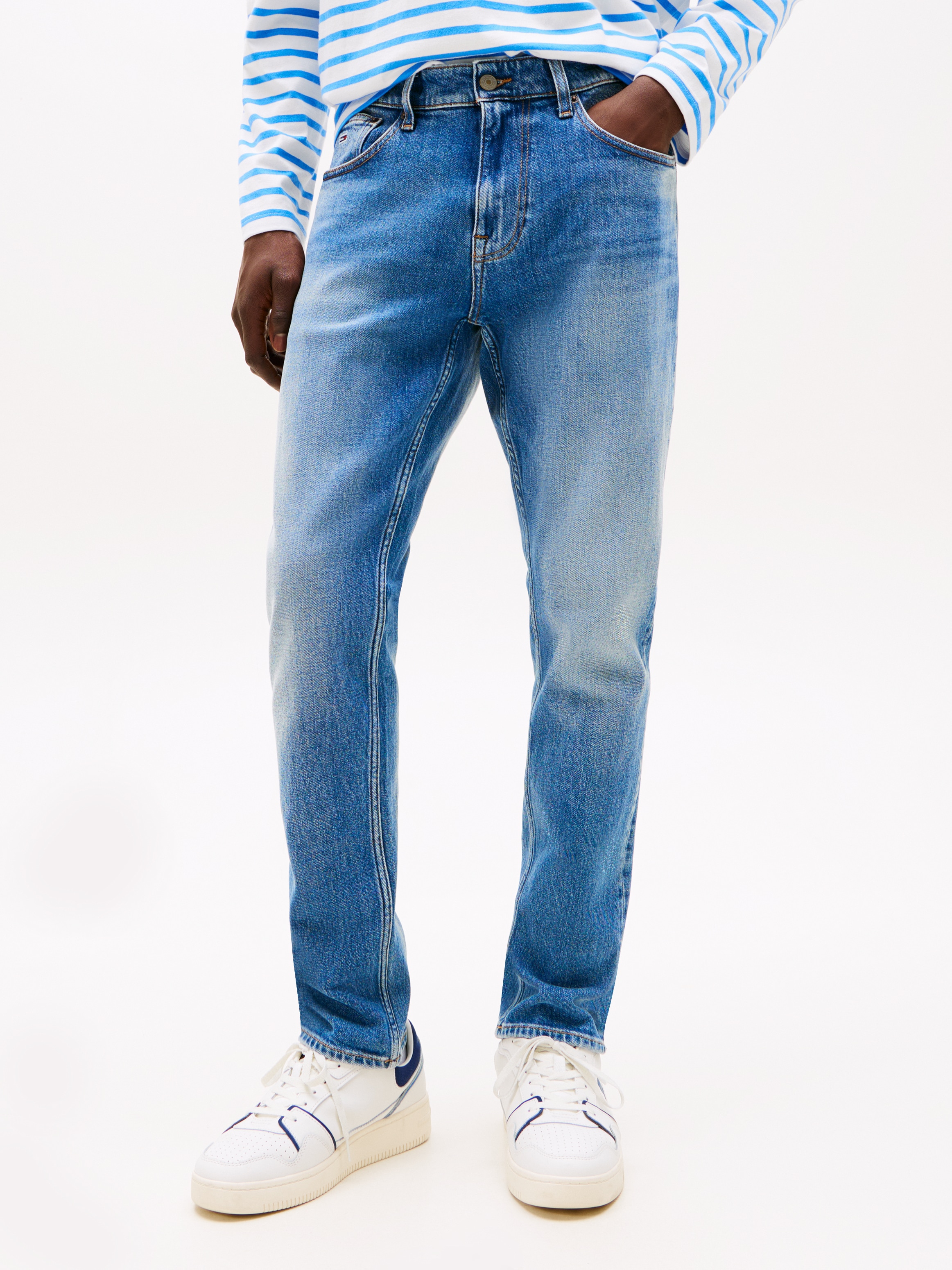 Tommy Jeans Slim-fit-Jeans »Austin Slim Tapered«, zum Knöchel hin schmaler werdende Jeans mit mittlerer Leibhöhe
