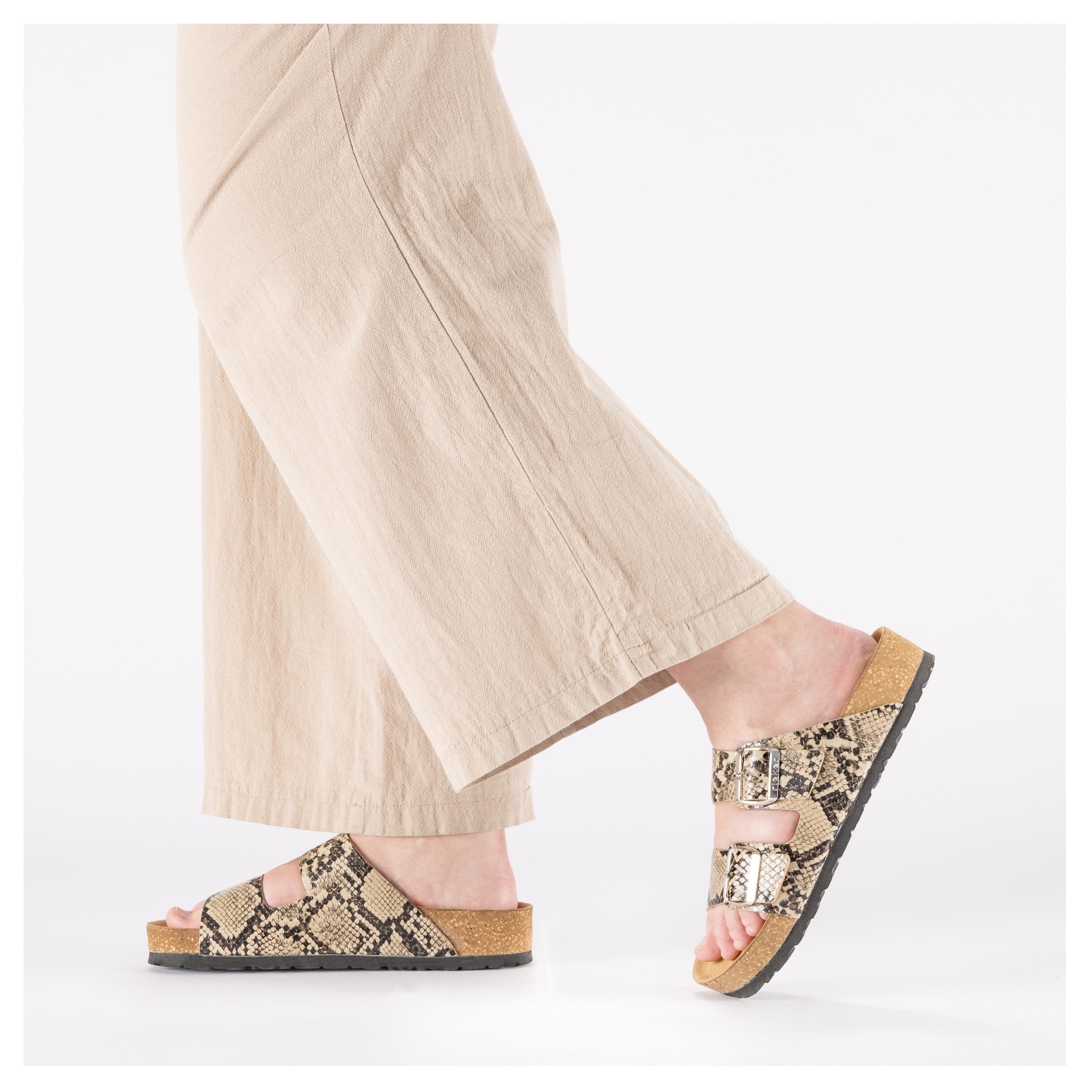 Rieker Pantolette  Sommerschuh, Strandschuh, Hausschuh mit verstellbaren Schnallen