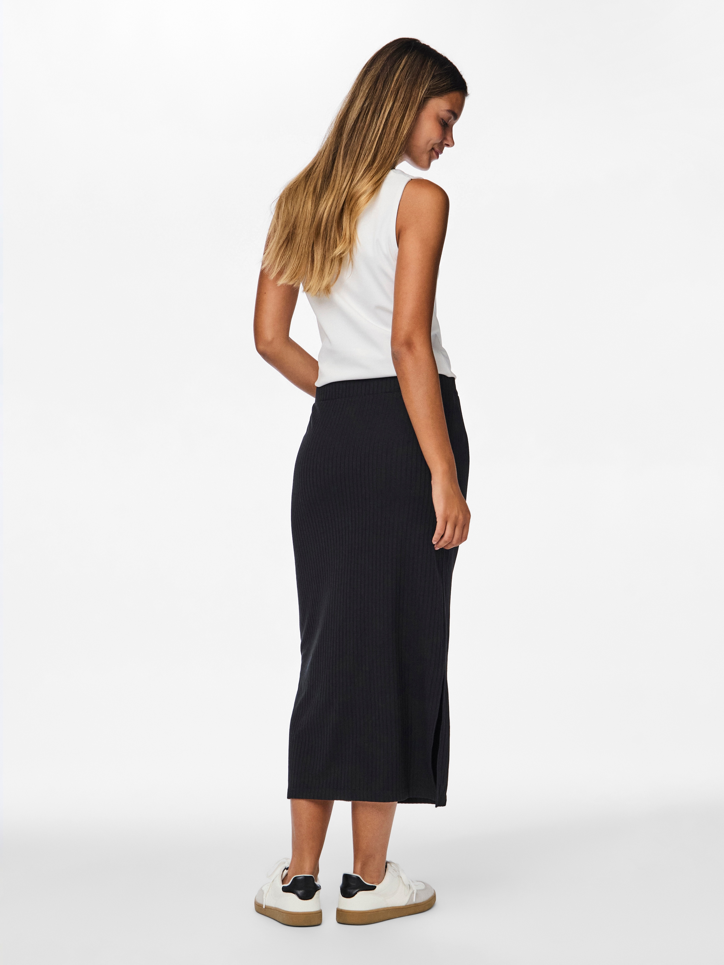 pieces Midirock »PCKYLIE MW MIDI SKIRT NOOS« gerippte Jersey-Ware