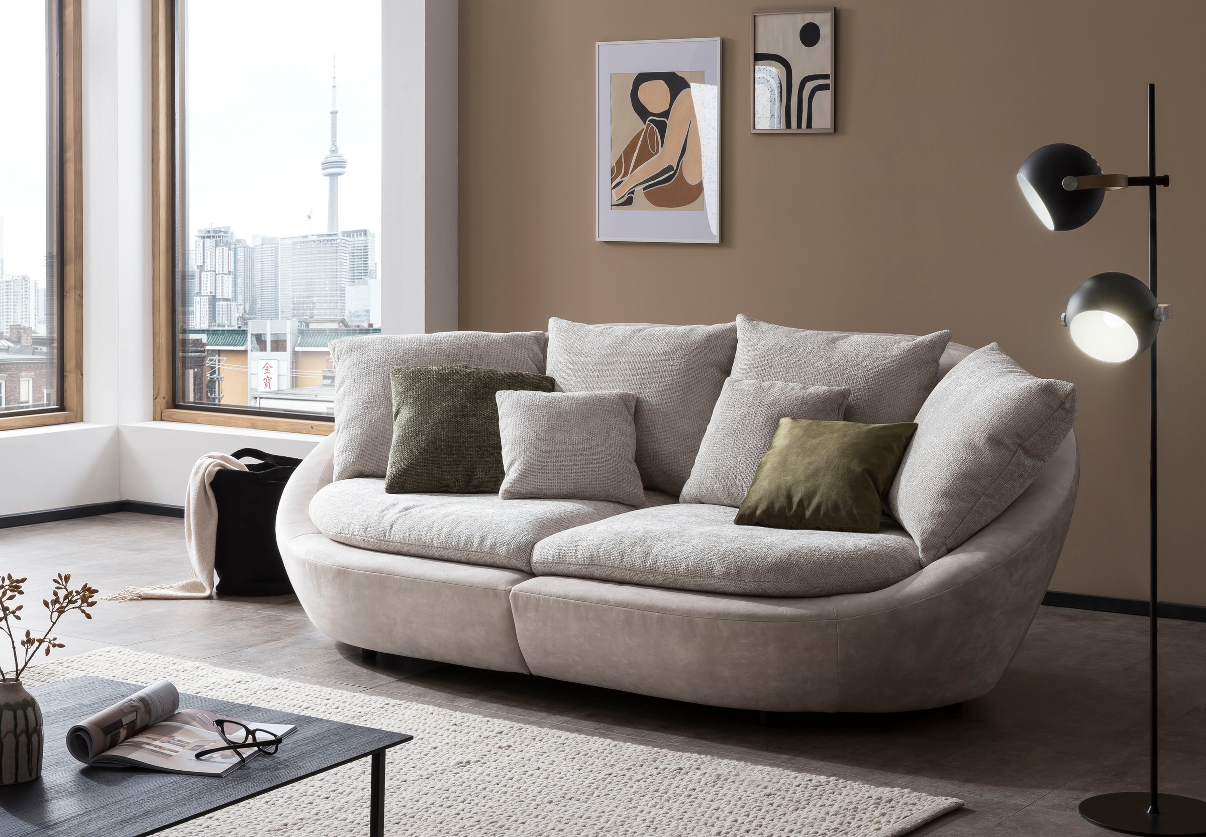 TRENDMANUFAKTUR Big-Sofa »Maui, inklusive 4 Rückenkissen und 2 Zierkissen, Designersofa«, Organische Form, Sofa frei im Raum stellbar, moderne Optik