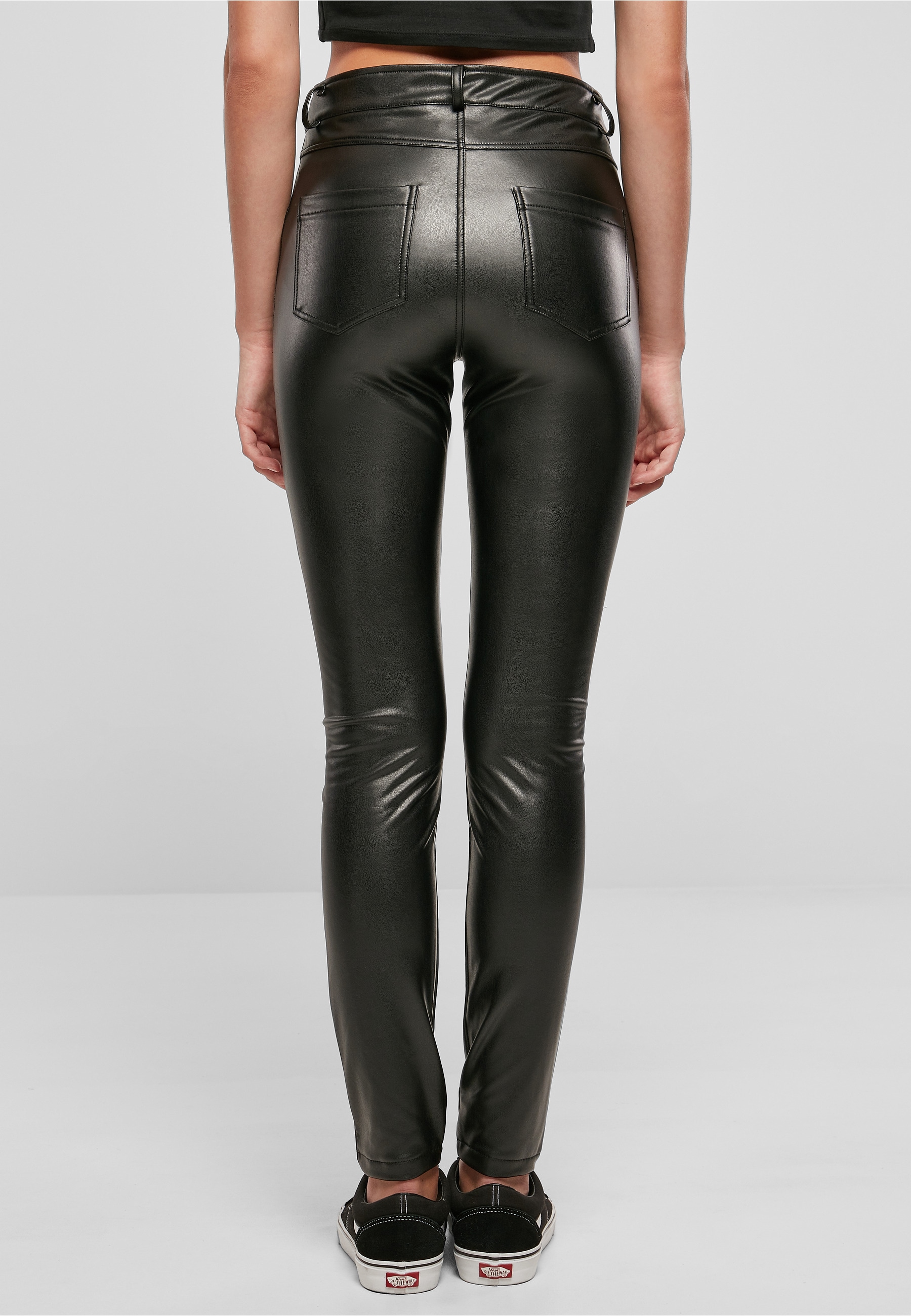 URBAN CLASSICS Lederhose »Urban Classics Damen Ladies Mid Waist Synthetic Leather Pants«