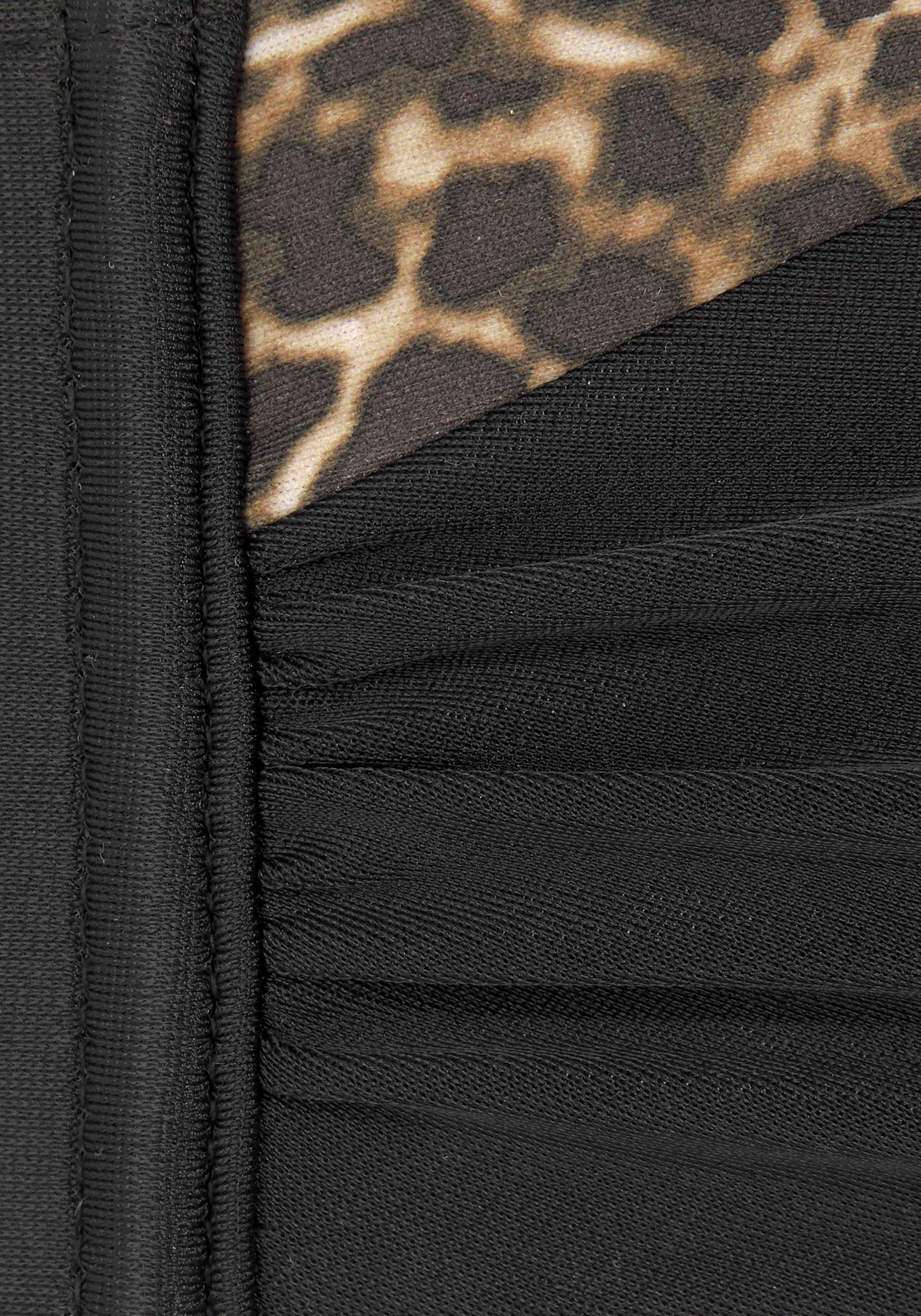 Thumbnail - LASCANA Bügel-Bandeau-Bikini-Top "Adele", mit trendigen Details