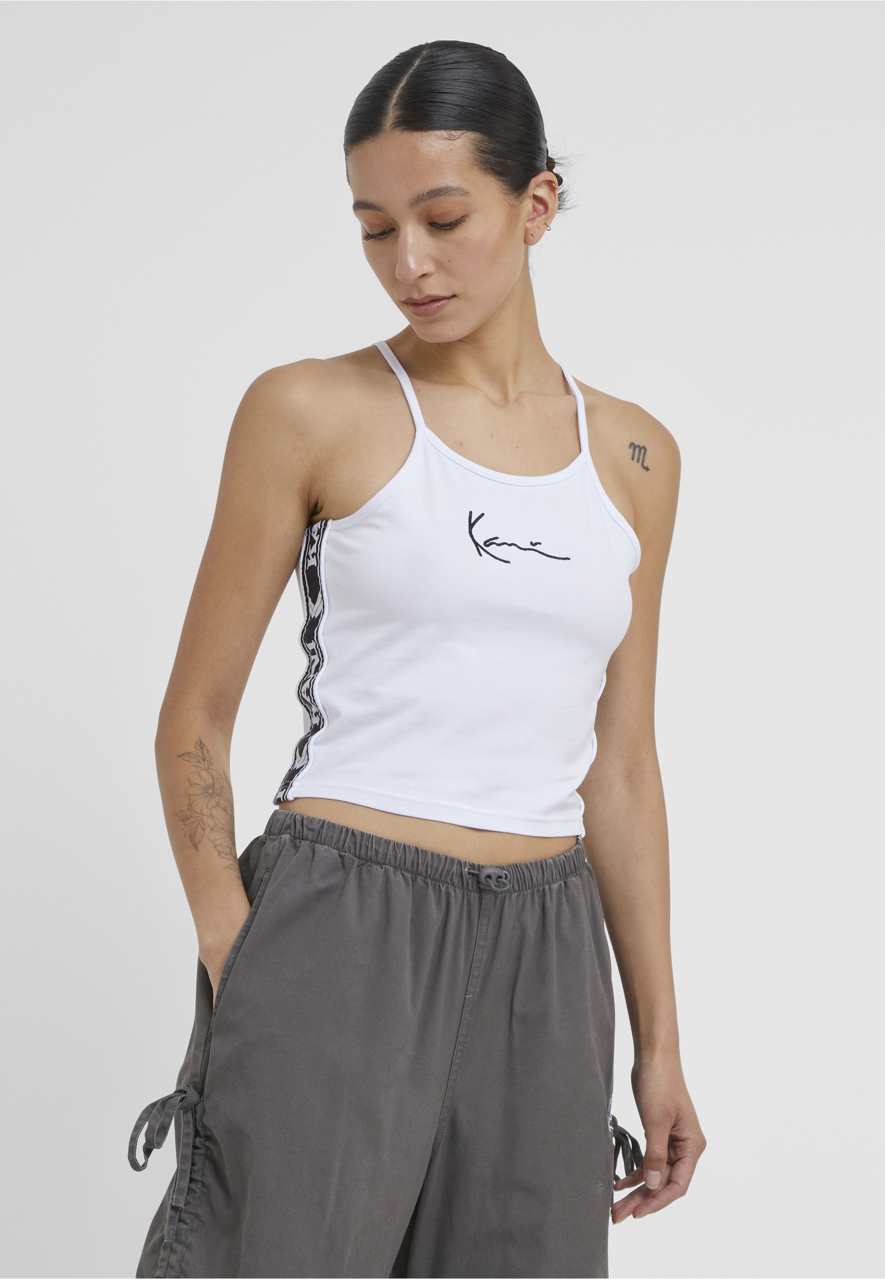 Karl Kani Tanktop »Karl Kani Damen KKWQ22001WHT Small Signature Tape Top« 1 Stk.