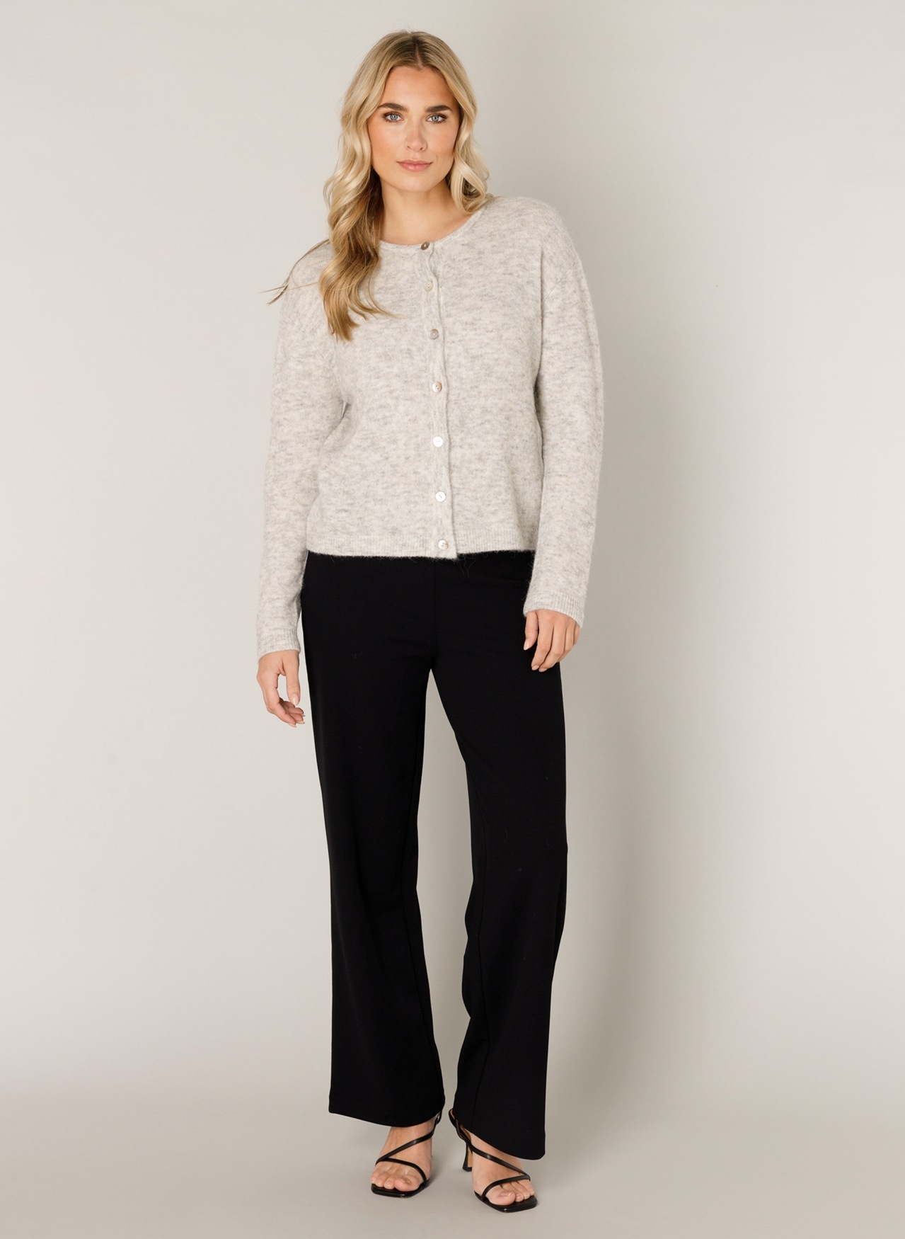 Thumbnail - Base Level Cardigan "Yuli" mit Woll-Anteil und Knopfleiste
