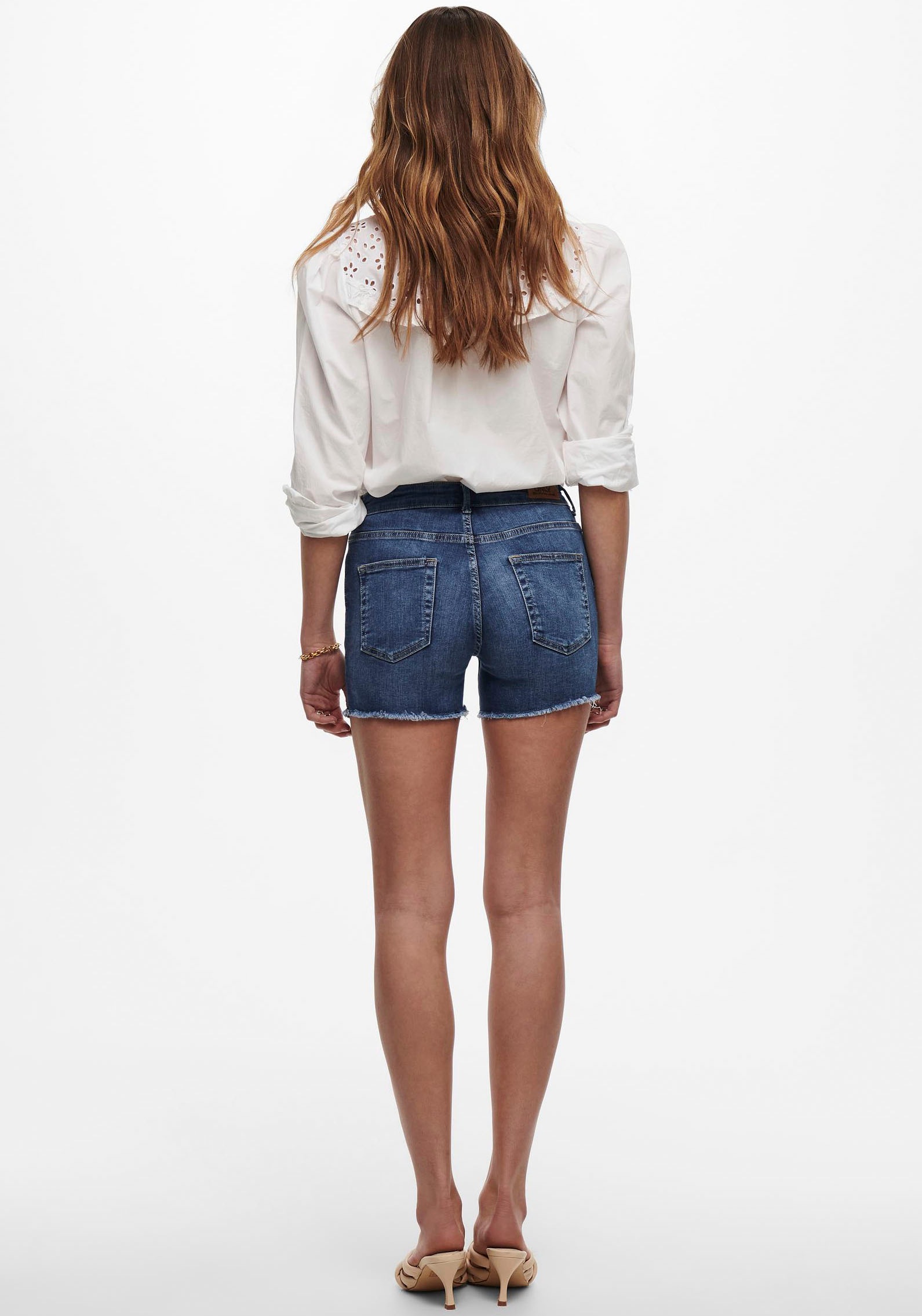 ONLY Jeansshorts "ONLBLUSH – Jeansshorts mit fransigem Saum", Abriebeffekte günstig online kaufen