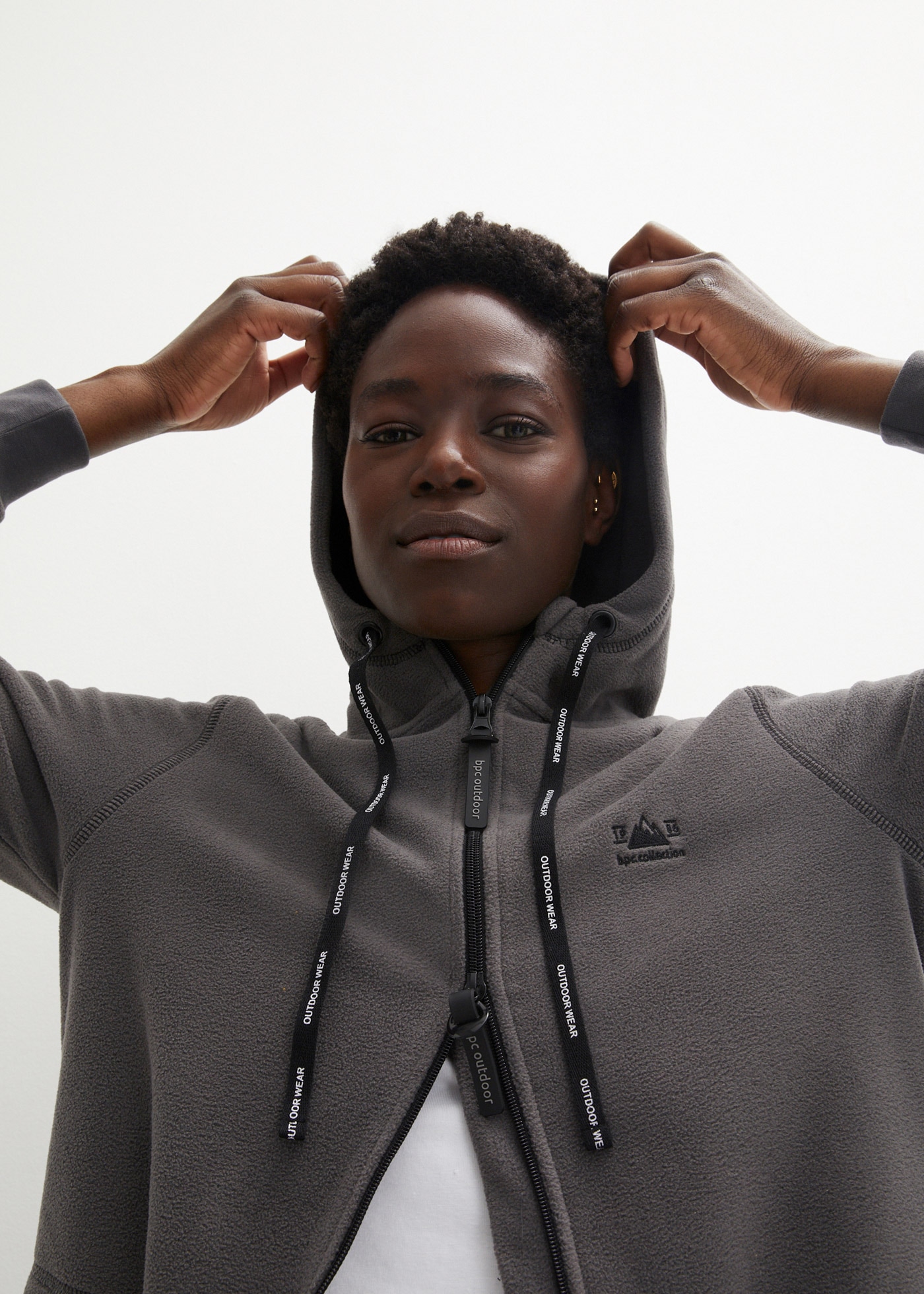 bonprix Fleecejacke mit Kapuze A-Linien-Schnitt, Langarm-Design, aus 100% Polyester, Regular Fit