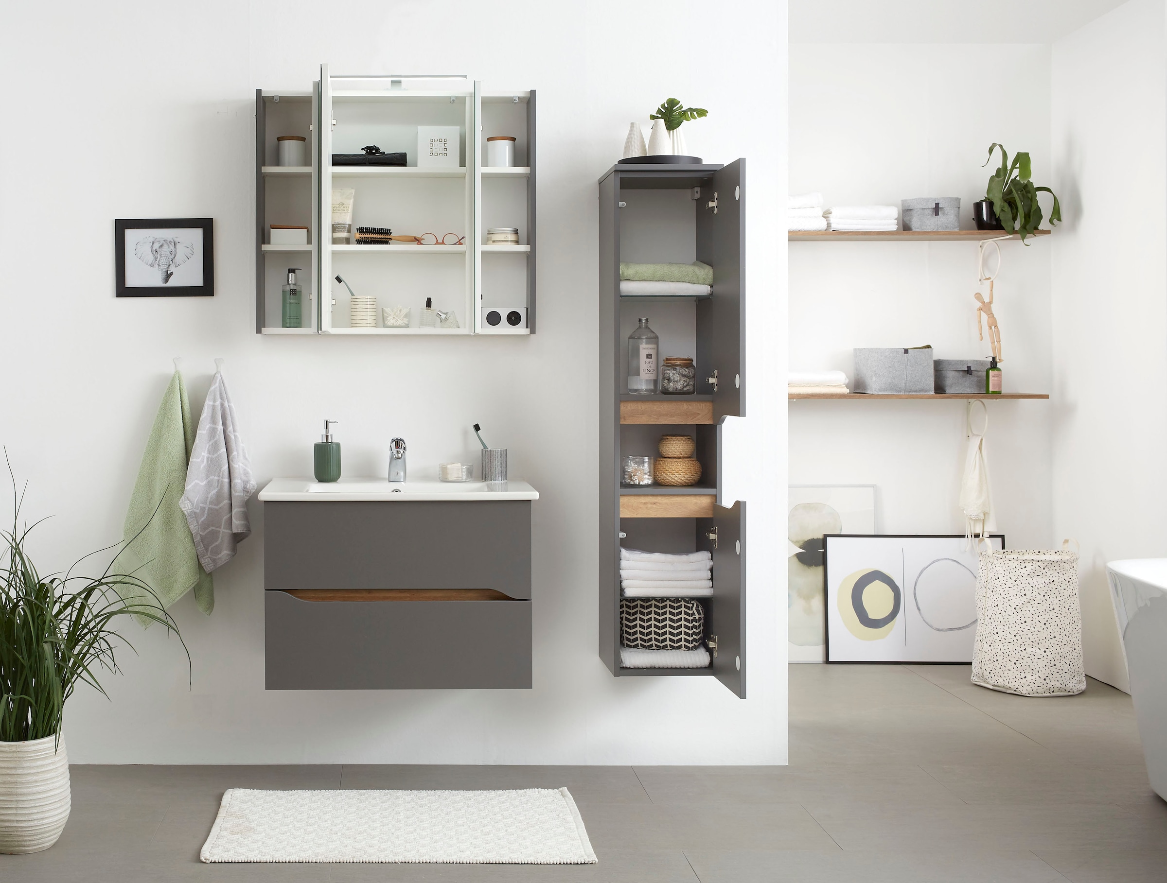 Saphir Spiegelschrank »Quickset 357 Badschrank, 3 Spiegeltüren, 6 Einlegeböden, 80 cm breit«, inkl. LED-Beleuchtung, Türdämpfer, Schalter-/Steckdosenkombination