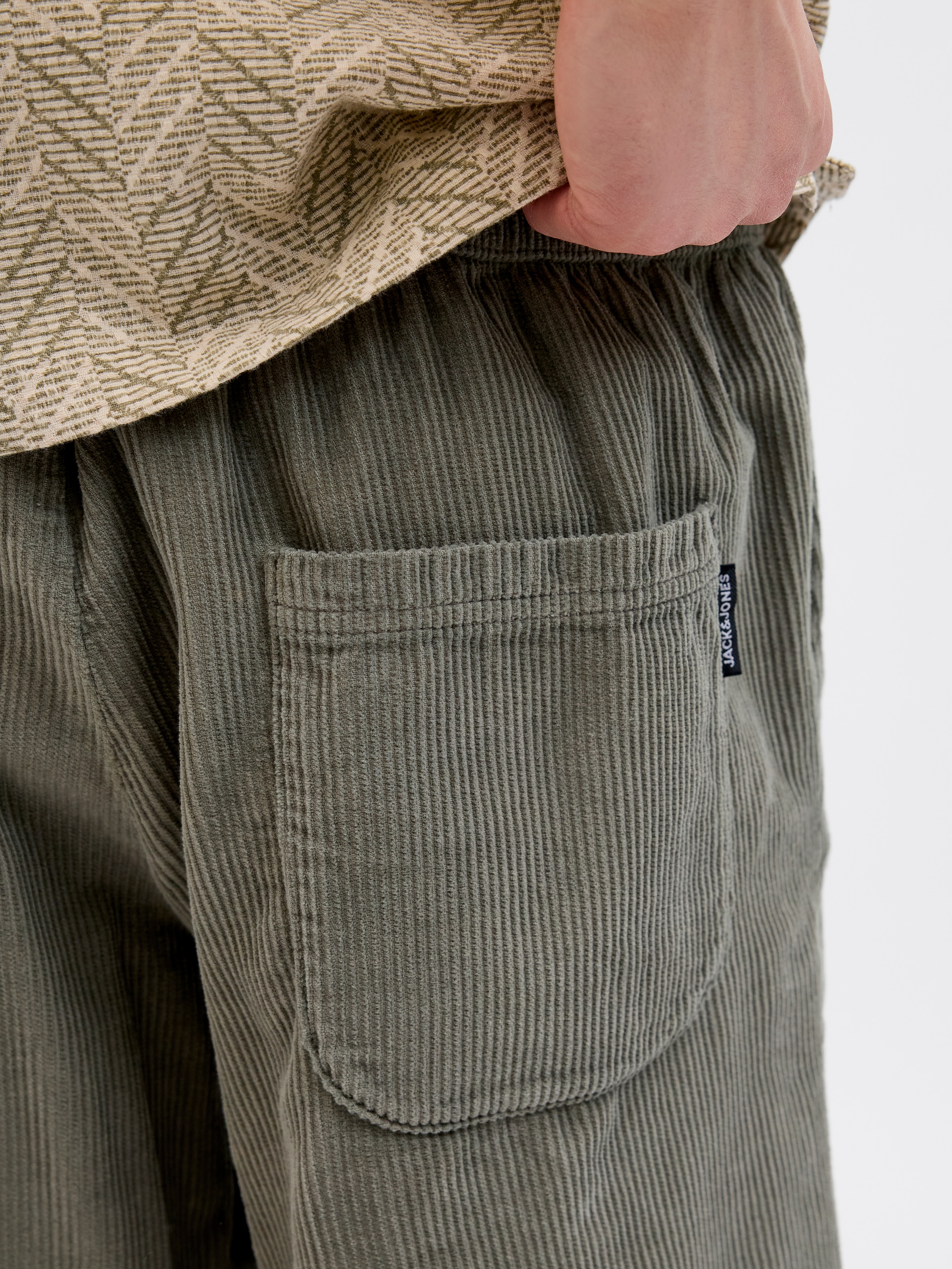 Thumbnail - Jack & Jones Shorts "JPSTBILL CORDUROY JOGGER SHORTS SRT SN" Aus Cord