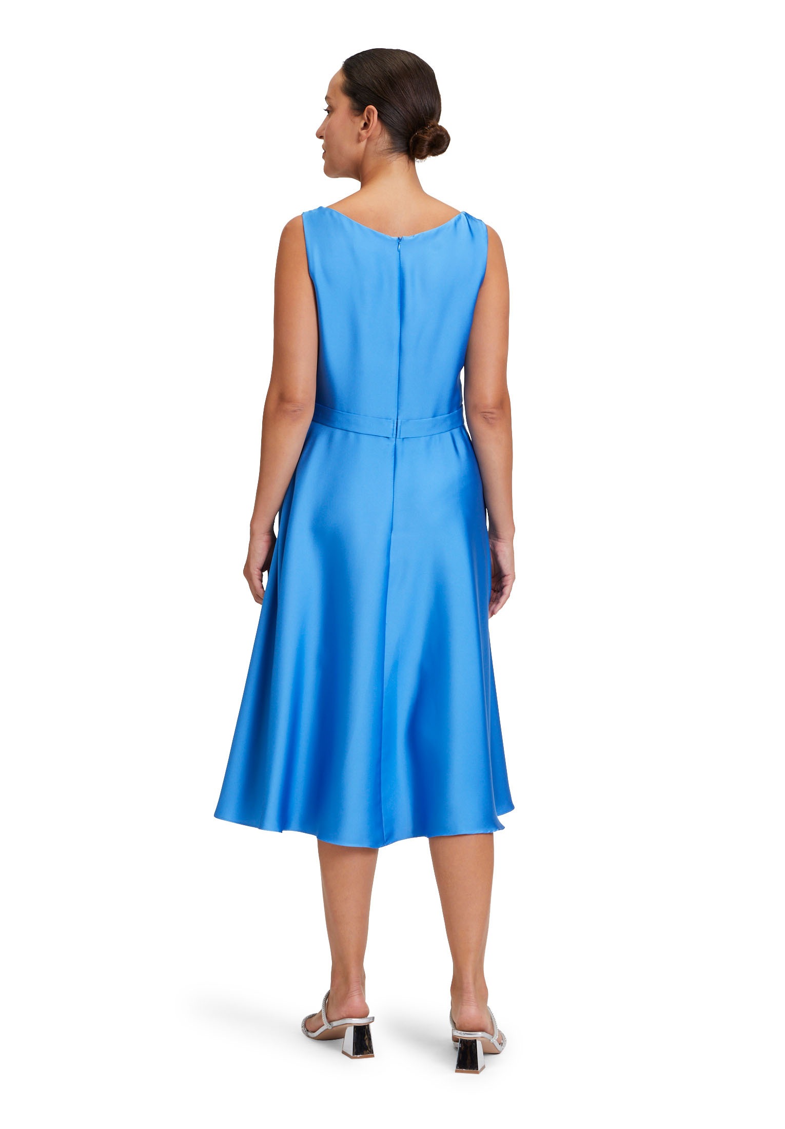 Vera Mont Cocktailkleid »Vera Mont Cocktailkleid mit Wasserfallausschnitt«, Form