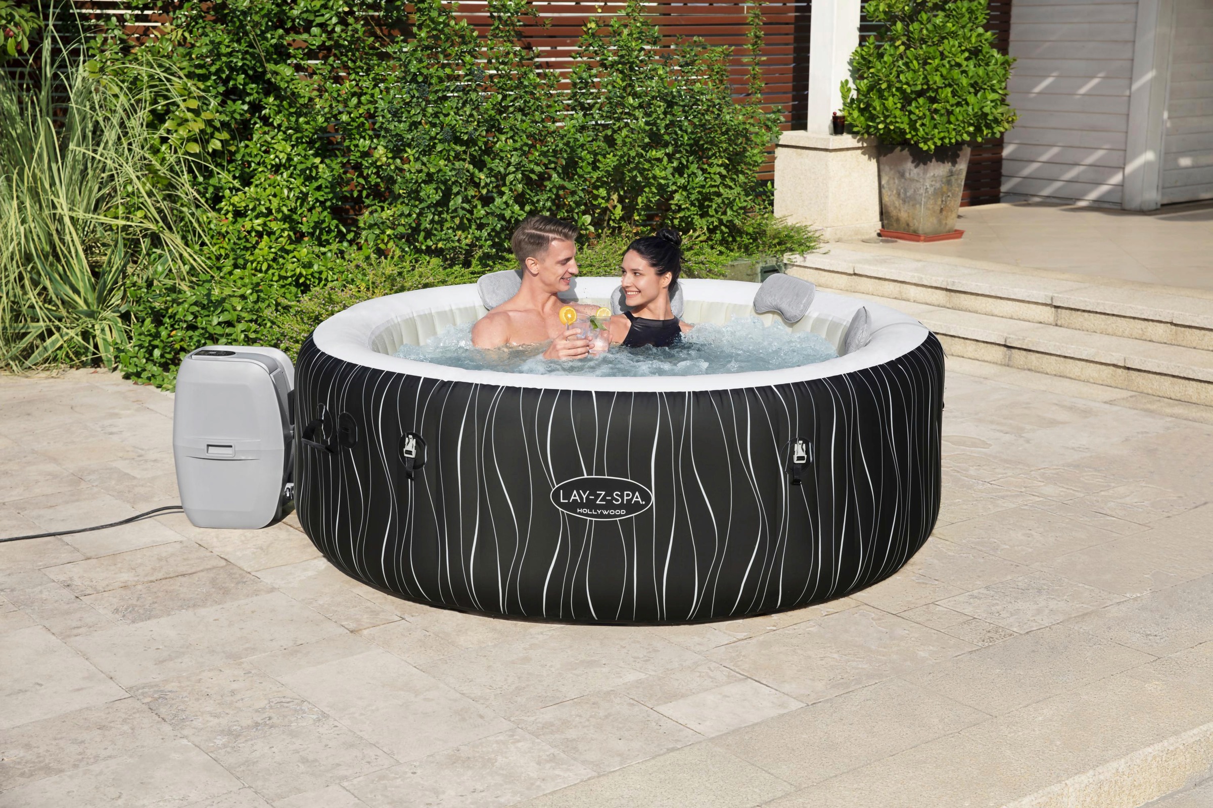 Bestway Whirlpool »LAY-Z-SPA® LED-Hollywood AirJet™«, ØxH: 196x66 cm, für bis zu 6 Personen