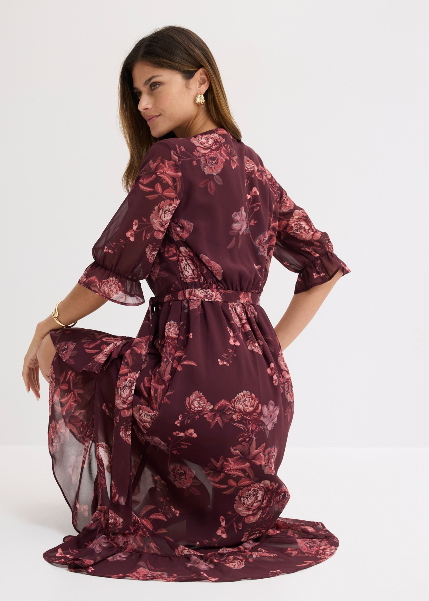 bonprix Chiffonkleid mit Volant, ausgestellte Passform, Halbarm, ohne Kragen