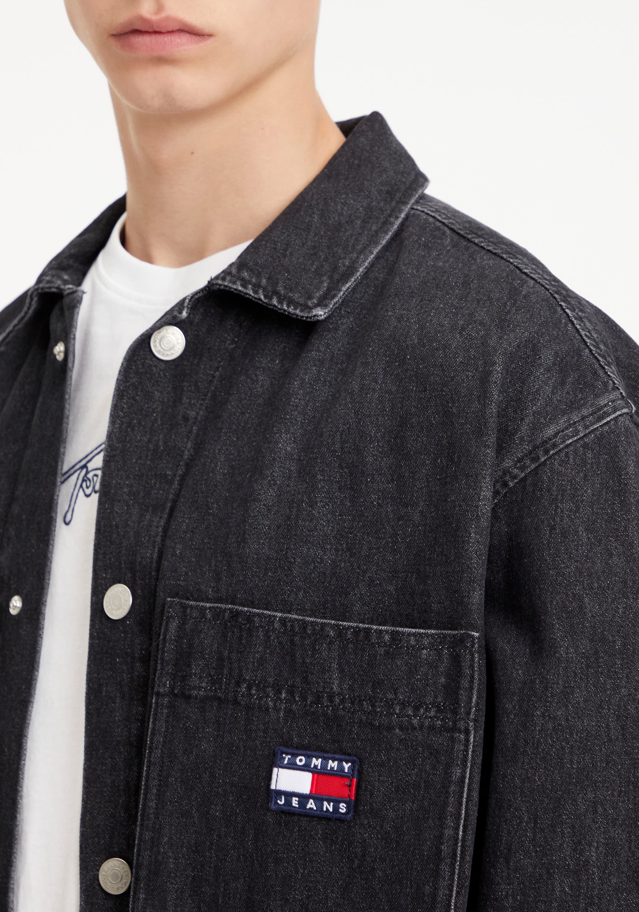 Tommy Jeans Jeanshemd »WORKER SHIRT JACKET AG8083«, mit Logostickereien