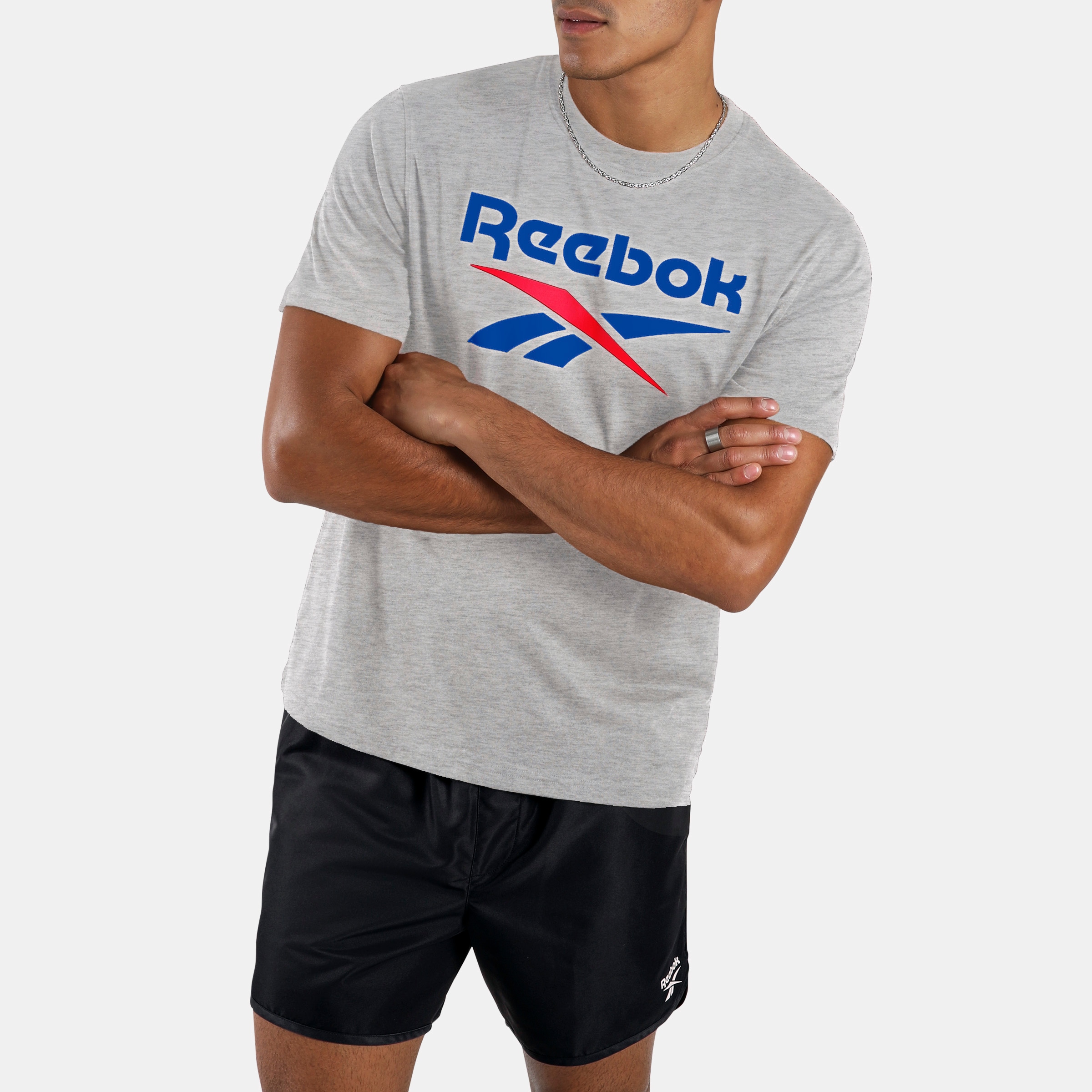 Reebok "BRUNO BIG LOGO CREW NECK SS TEE" mit Logodruck, Kurzarm, aus Baumwollmischung, Basic Passform