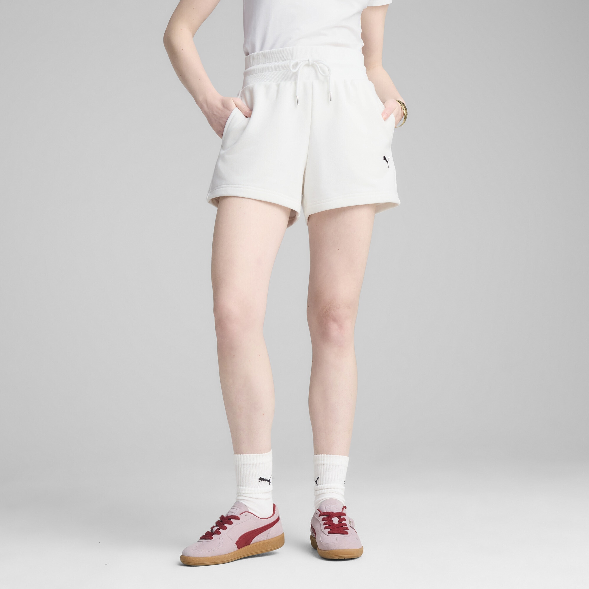 PUMA Sporthose »WARDROBE ESS 4" Shorts Damen«