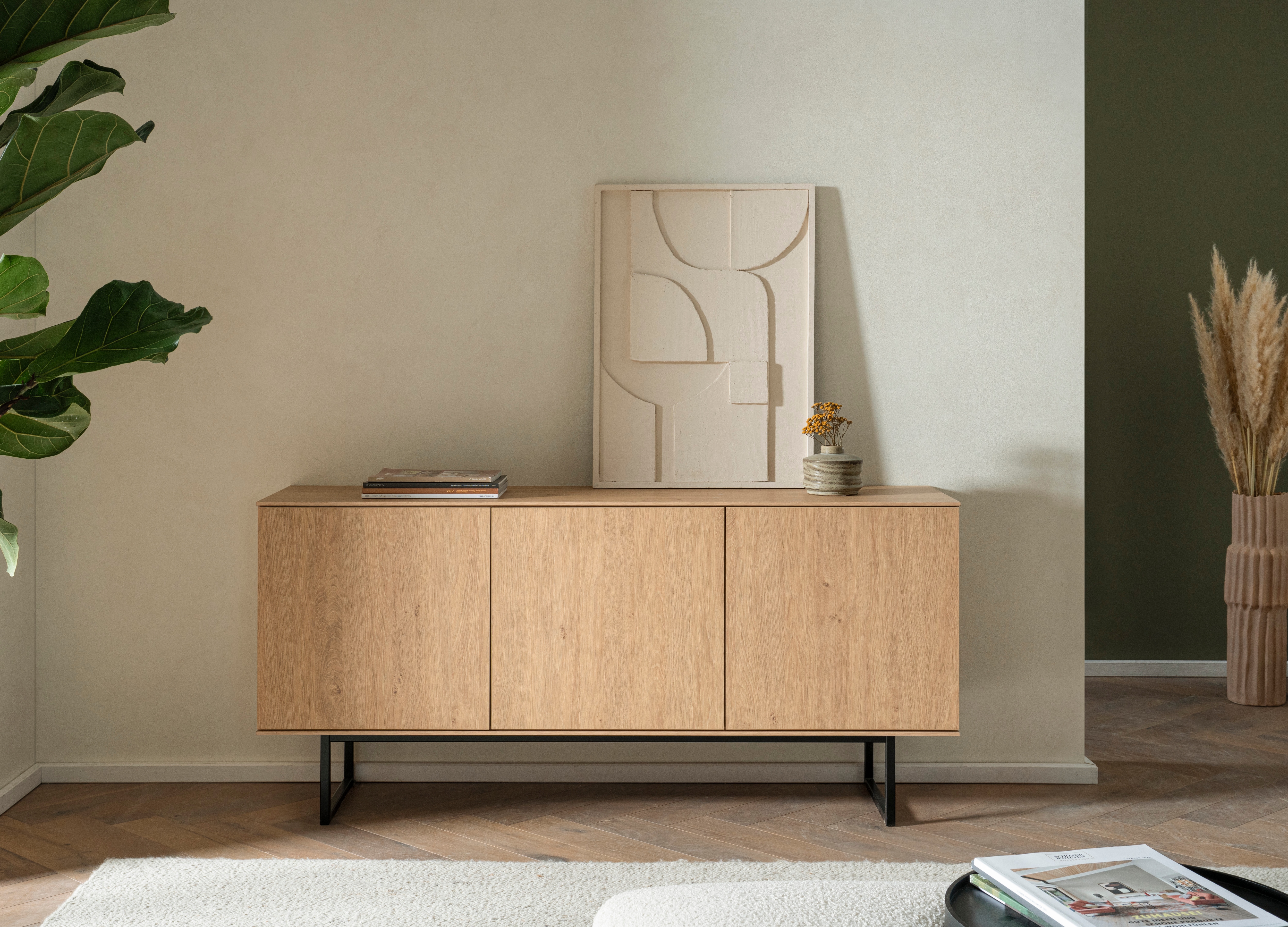 Home affaire Lowboard "Lund, moderner TV-Unterschrank, Kommode mit Kufengestell" optisch dünner Oberboden, hochwertige Optik, ausreichend Stauraum