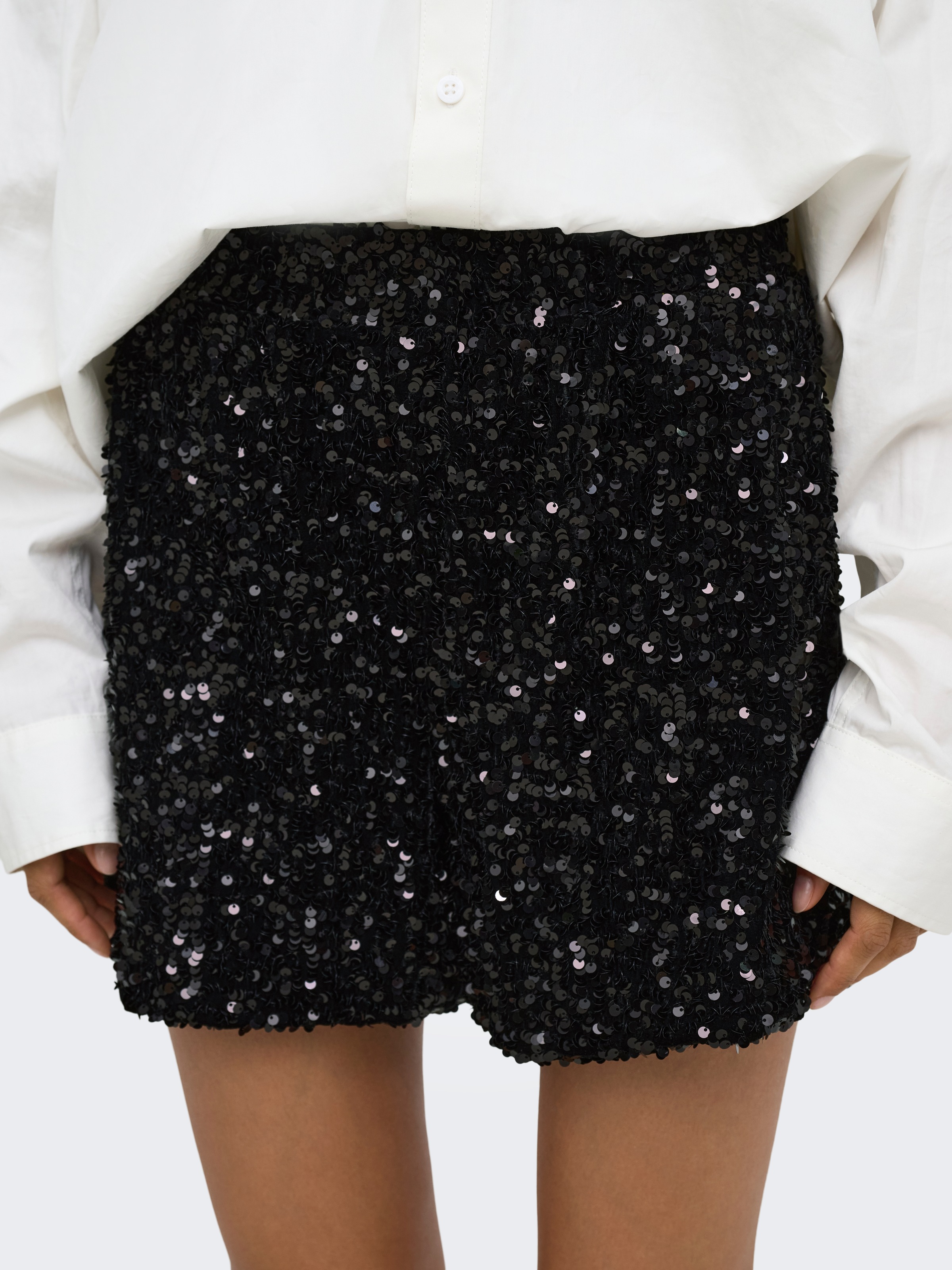 ONLY Shorts »ONLCONFIDENCE NEW SEQUINS SHORTS JRS«  Materialmix, regular fit, Pailletten